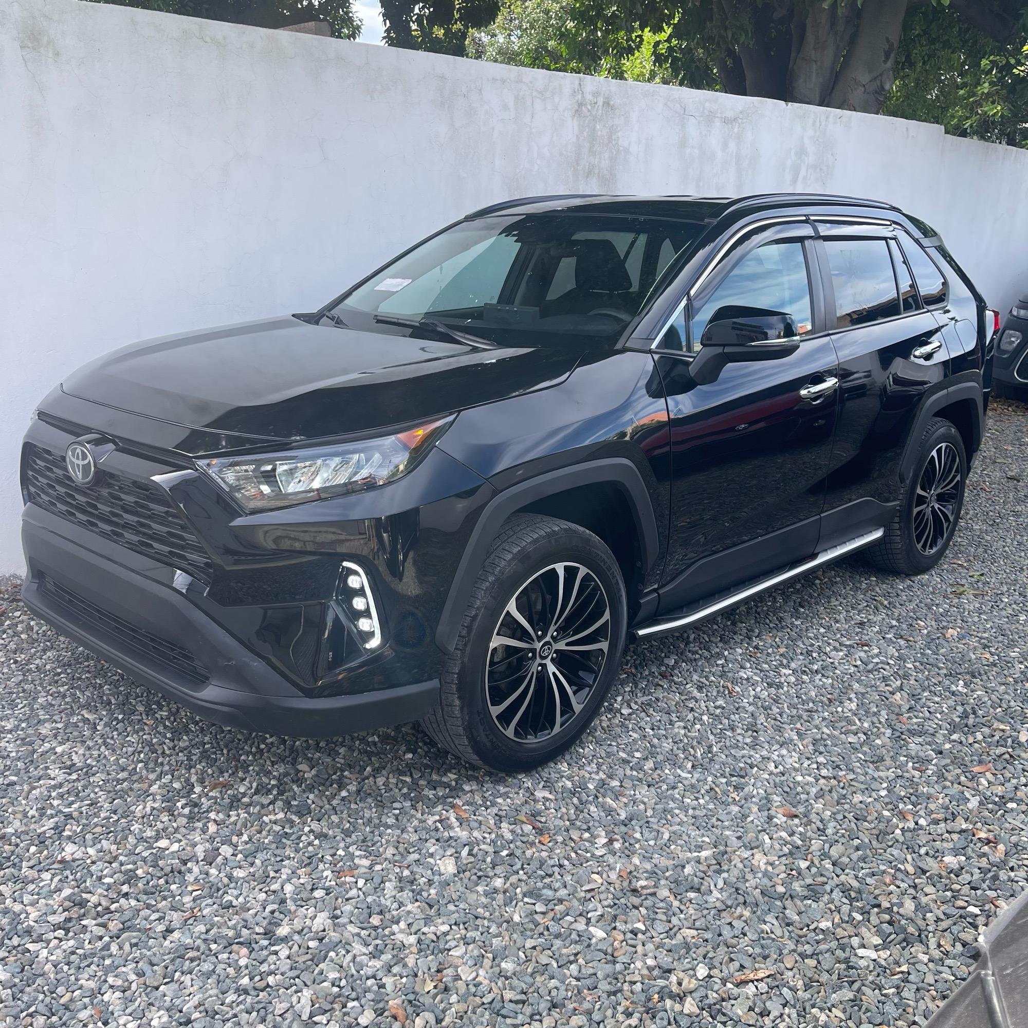 Toyota RAV4 LE 2021 en venta - vista principal