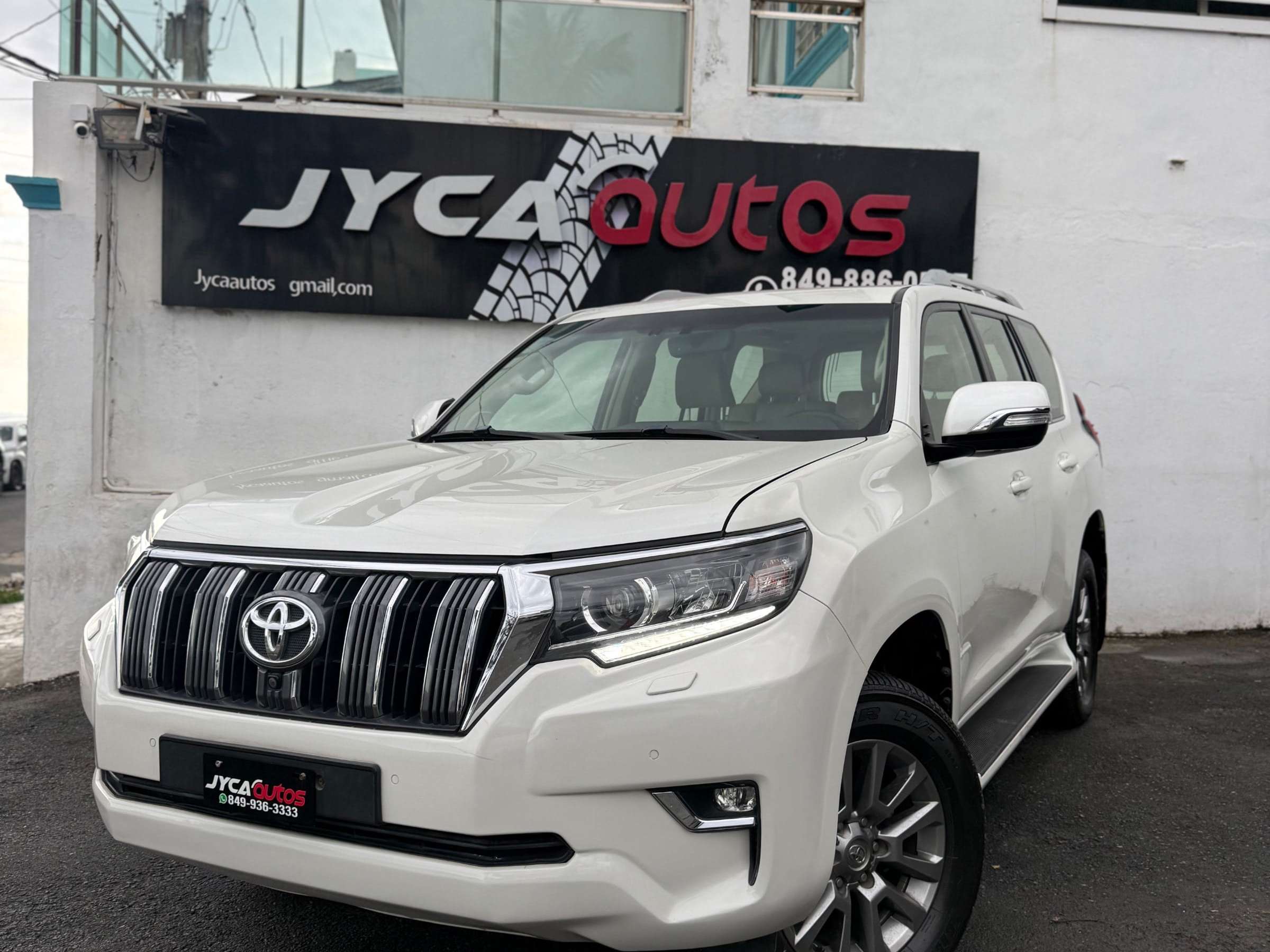 2018 Toyota Land Cruiser Prado VXL usado en venta por JYCA AUTOS 