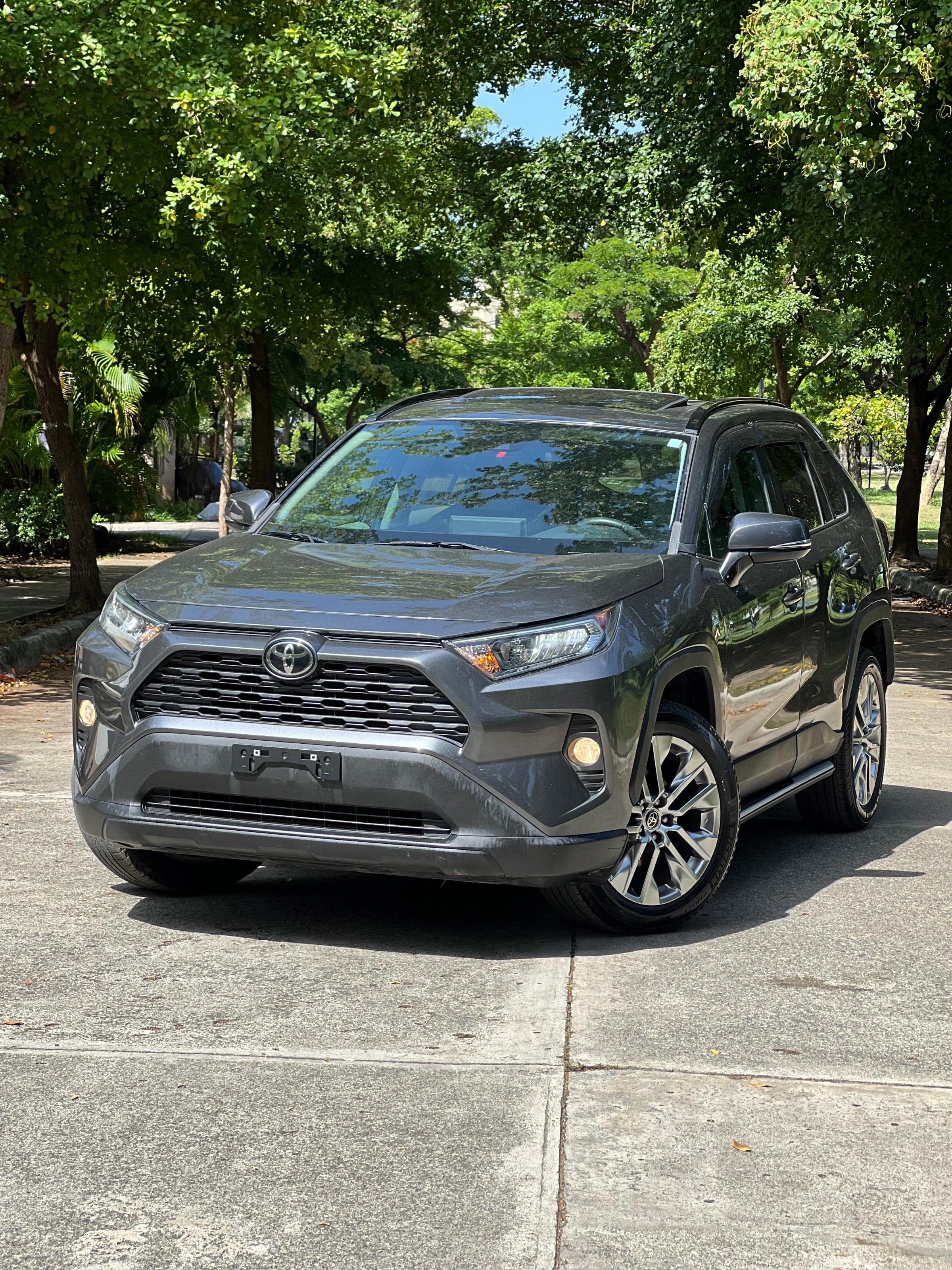 Toyota RAV4 XLE Premium 2021 en venta - vista principal