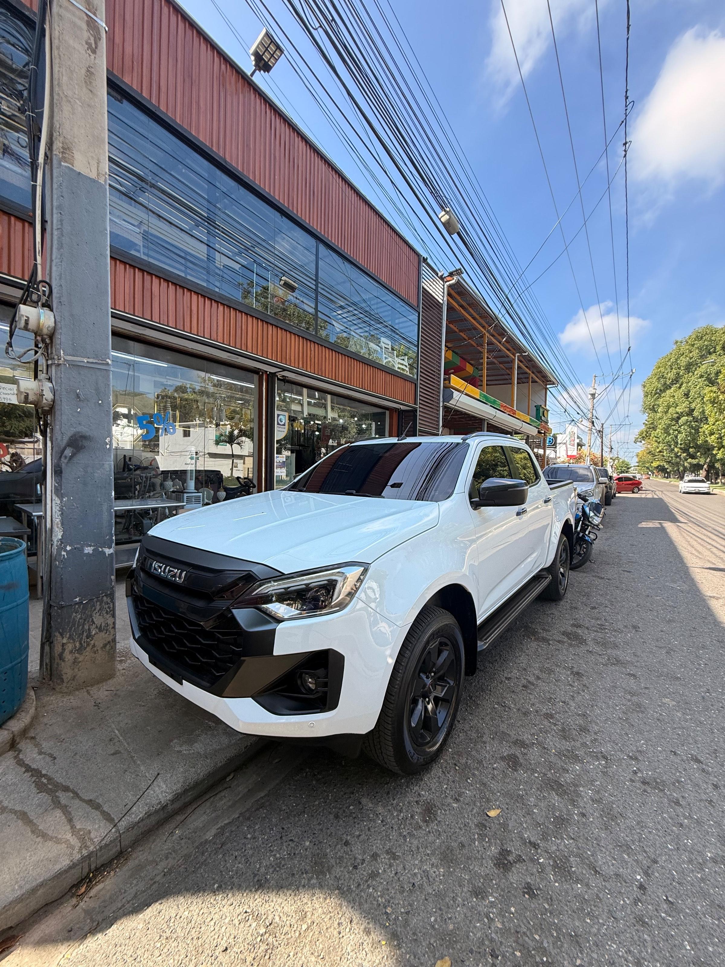 Isuzu DMAX LSE 2025 en venta - vista principal