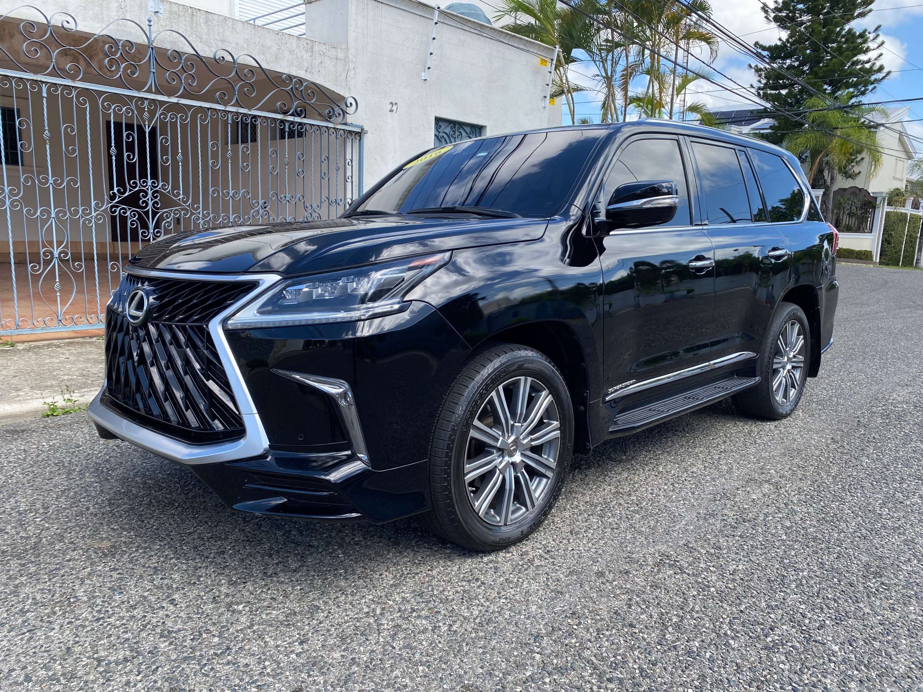 2016 Lexus LX 570 Super Sport usado en venta por Vision Motors