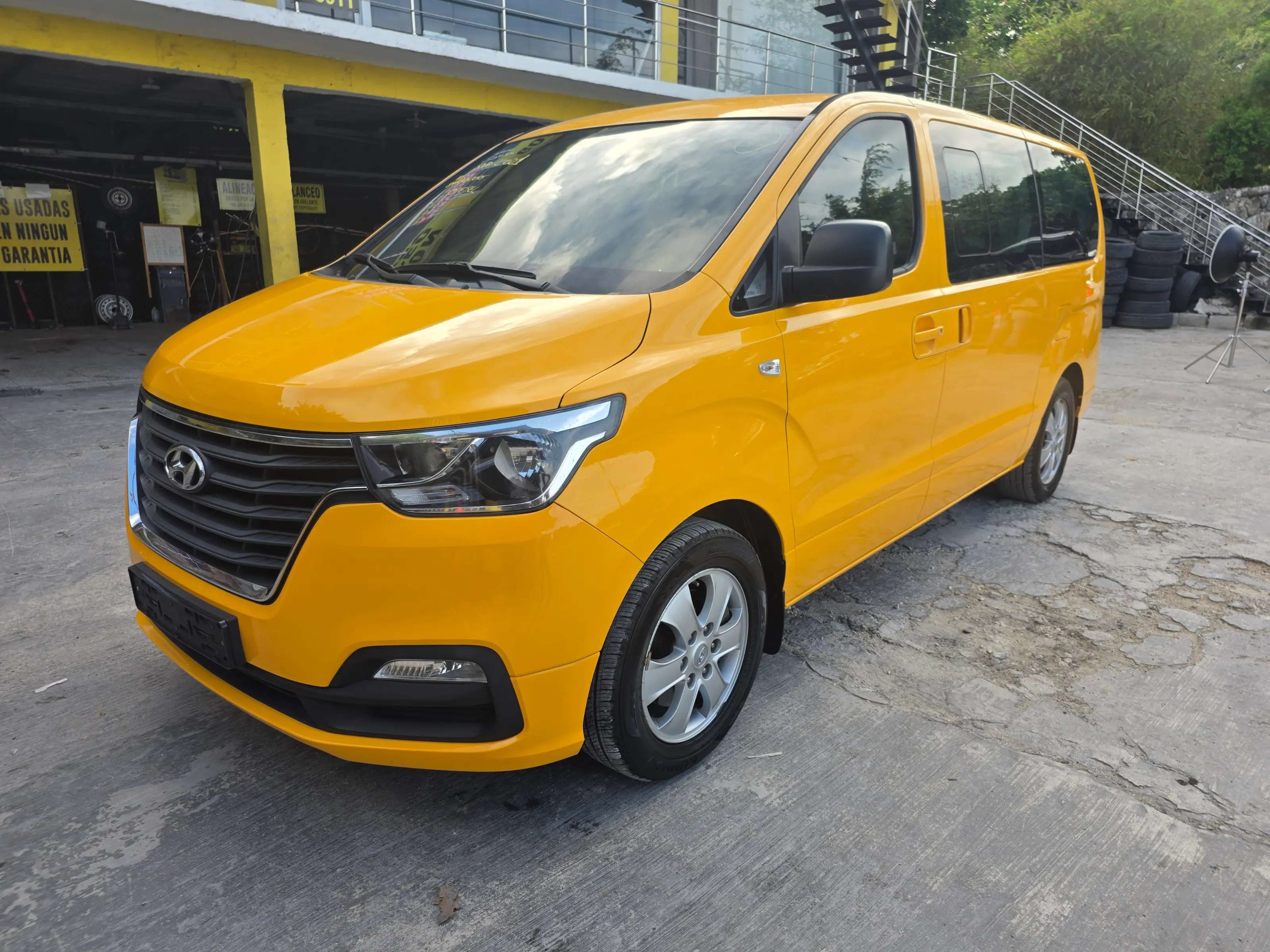 2021 Hyundai Grand Starex Limousine usado en venta por SANTIAGO PEREZ