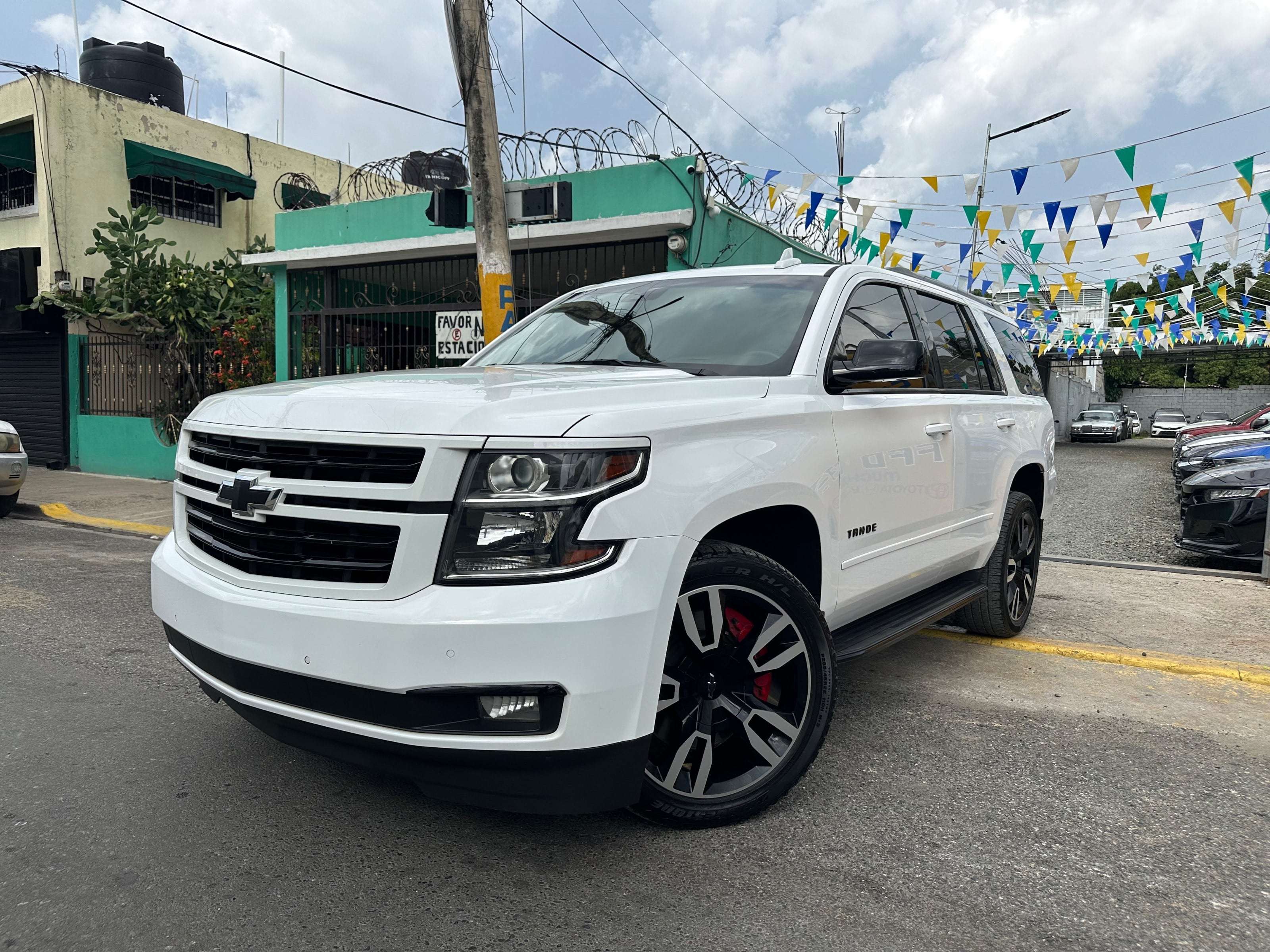 2018 Chevrolet Tahoe Premier usado en venta por FFD AUTO IMPORT
