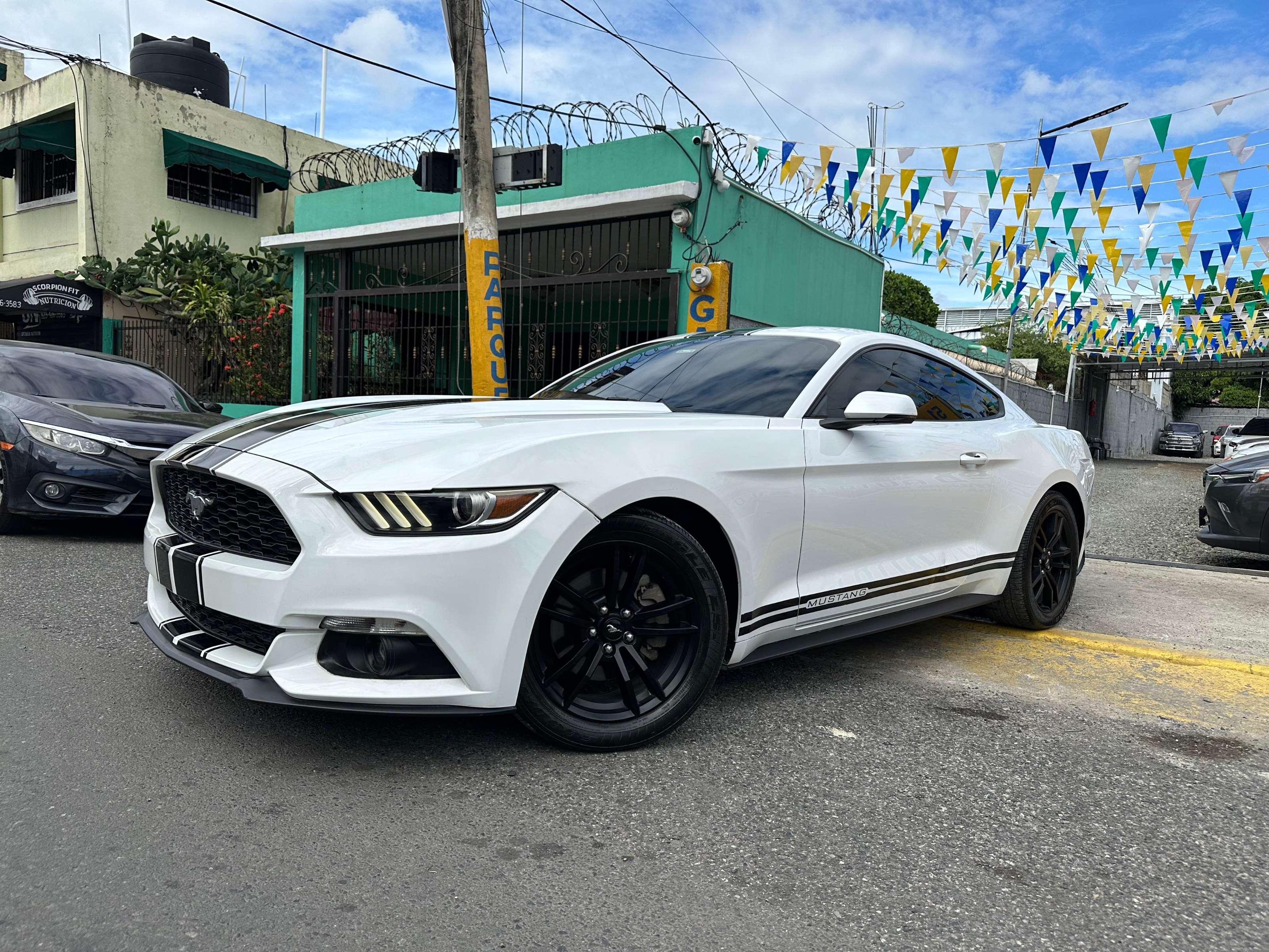 2017 Ford Mustang Ecoboost Premium usado en venta por FFD AUTO IMPORT