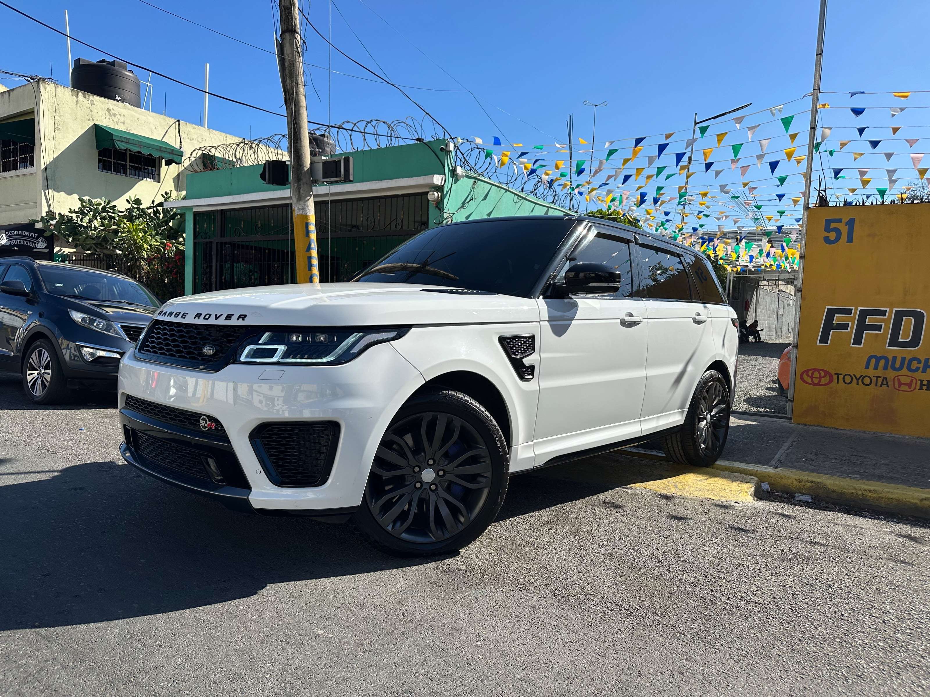 2016 Land Rover Range Rover Sport SVR SuperCharged usado en venta por FFD AUTO IMPORT