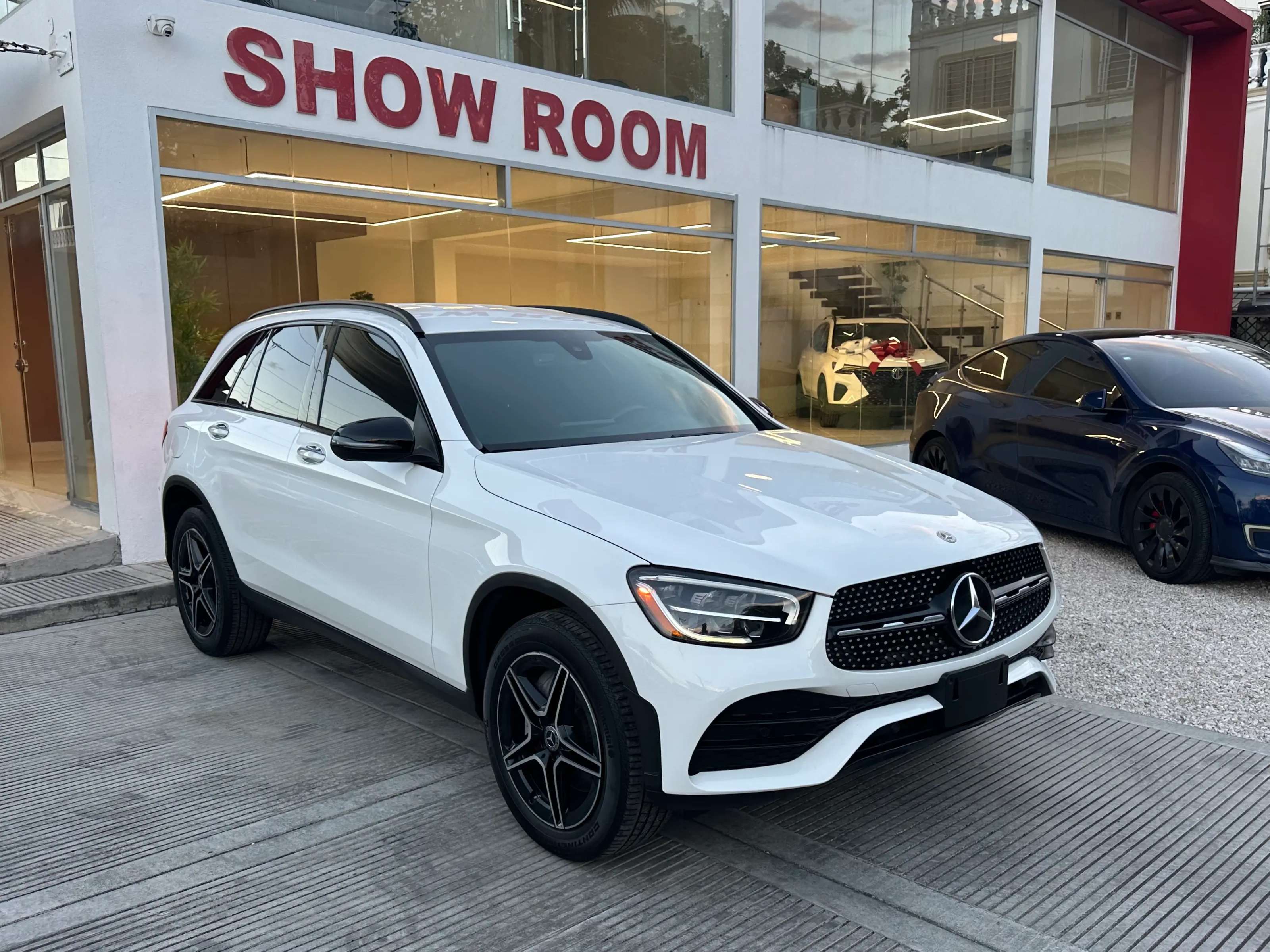 2020 Mercedes Benz GLC 300 AMG usado en venta por Chalas Auto Gallery