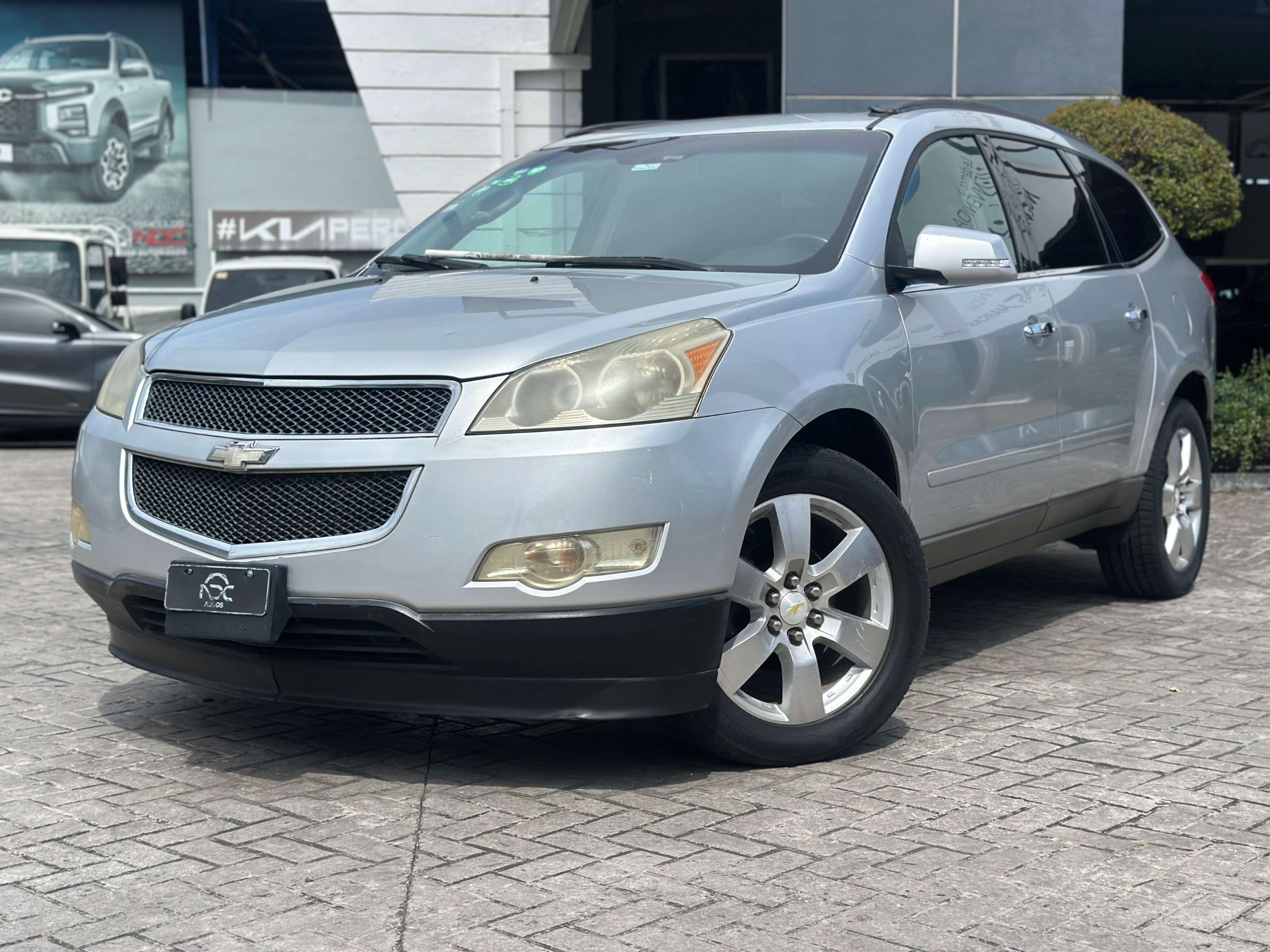 2011 Chevrolet Traverse LT usado en venta por Holguin AutoPro