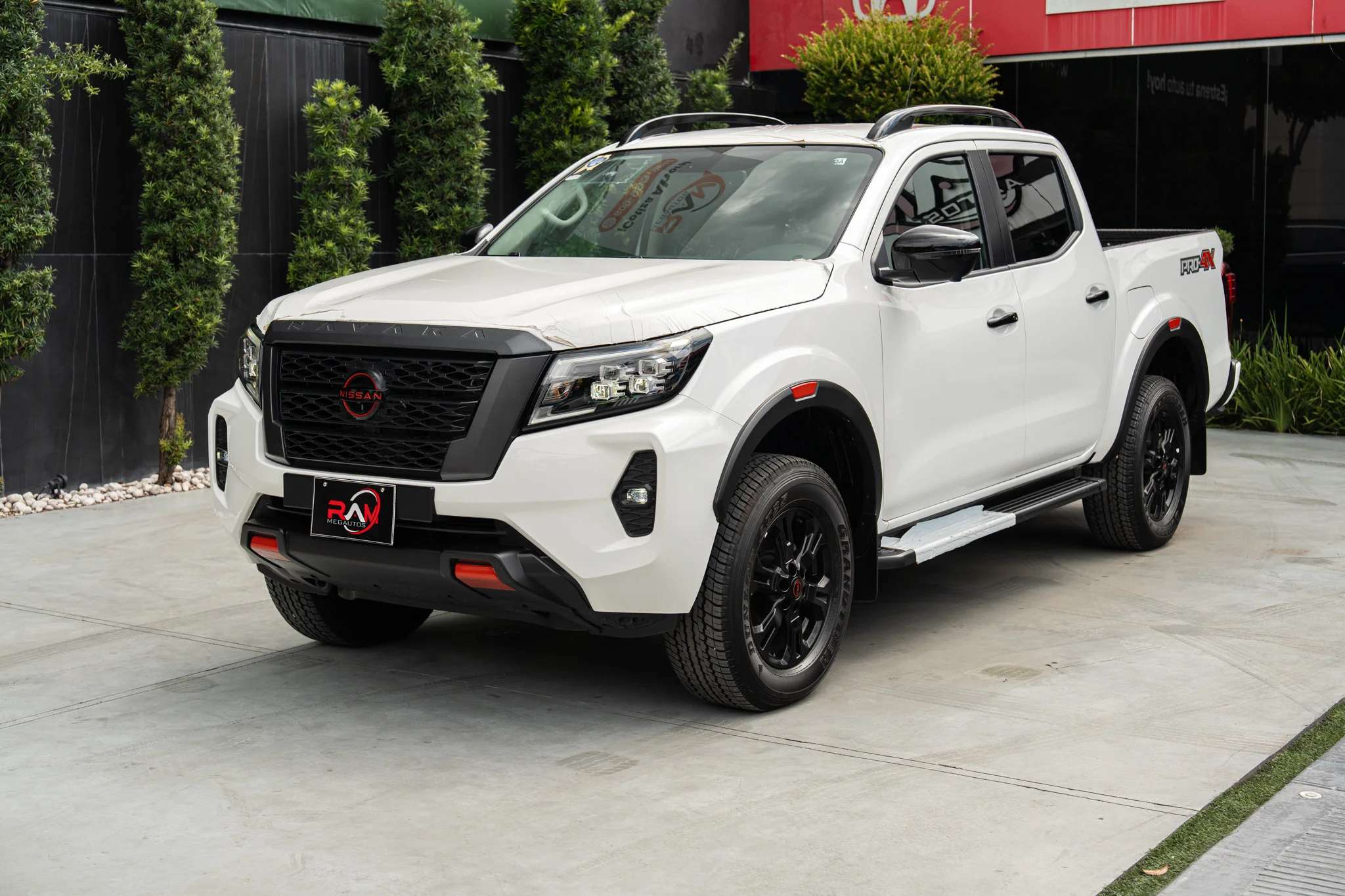 2025 Nissan Navara PRO X4 usado en venta por RAM MEGA AUTOS