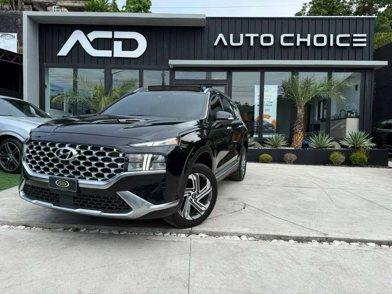 2023 Hyundai Santa Fe SEL usado en venta por AUTO CHOICE DOMINICANA