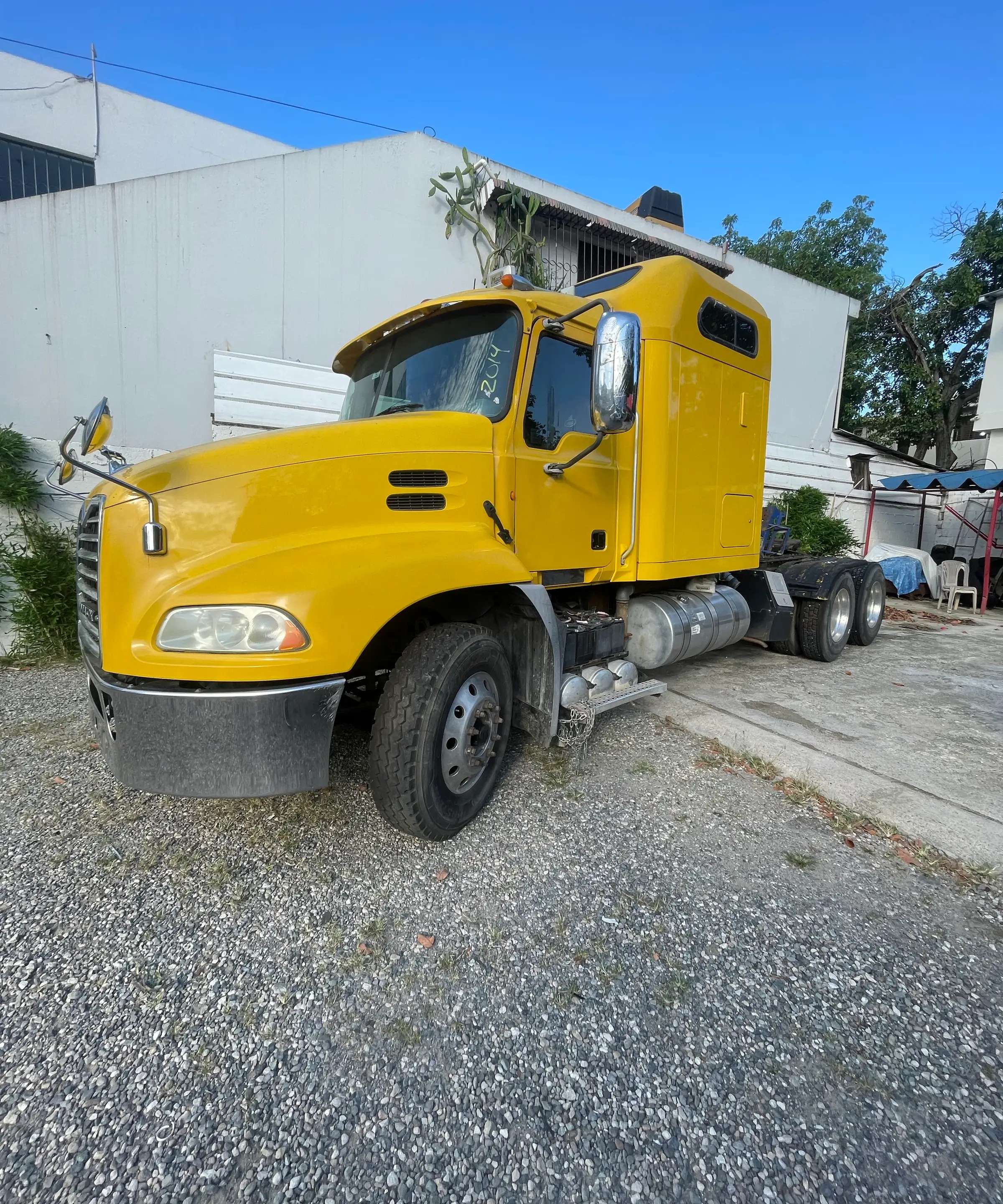 2014 Mack Pinnacle usado en venta por Coste Autos