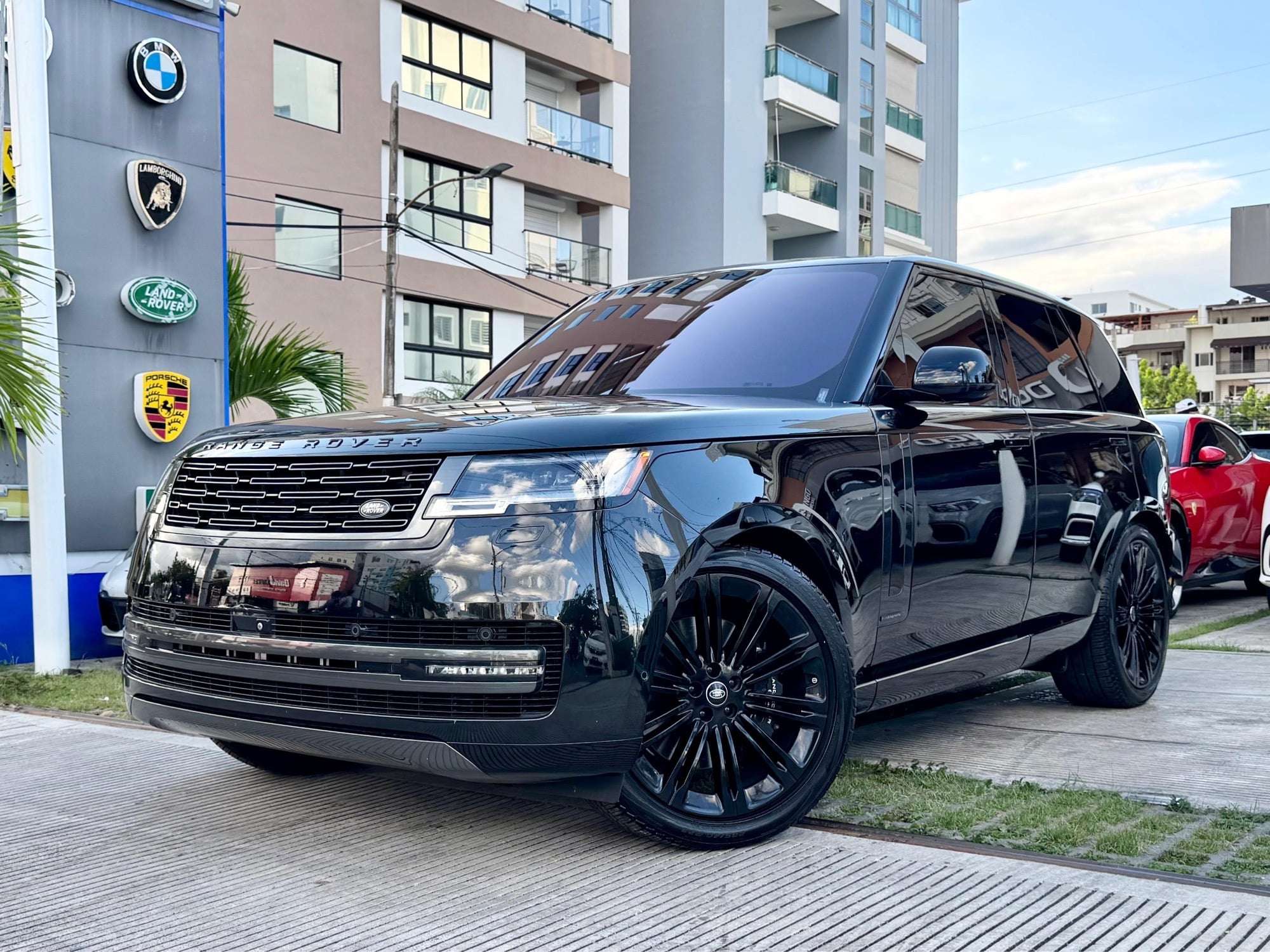 2023 Land Rover Range Rover Vogue Autobiografhy usado en venta por Domingo Auto Import S.R.L