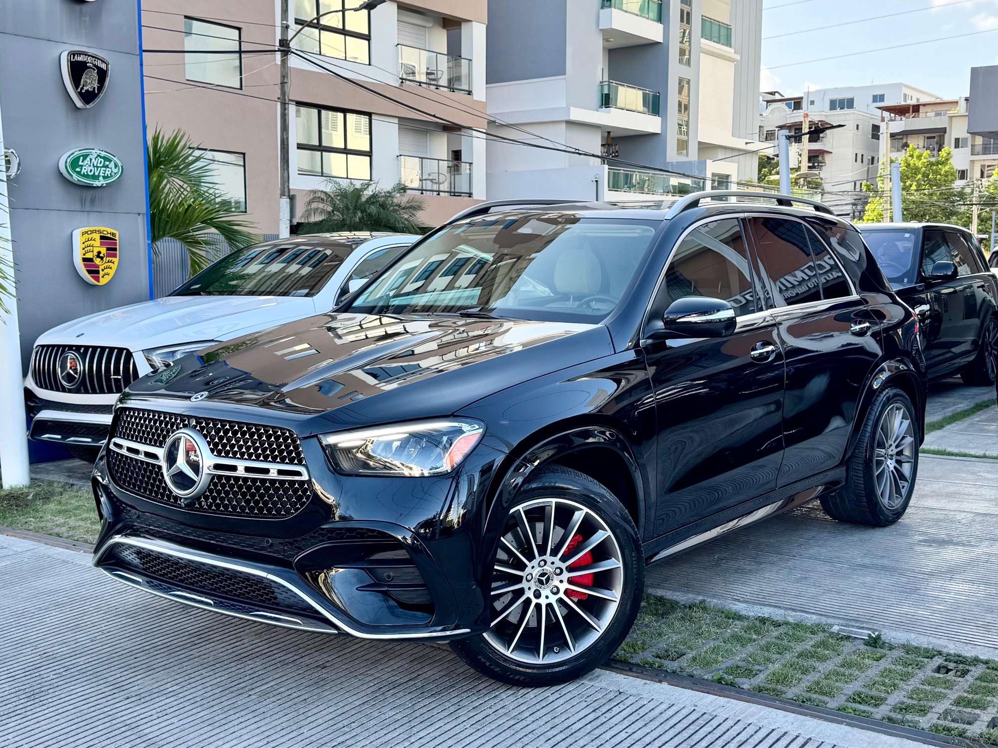 2024 Mercedes Benz GLE 350 4Matic AMG usado en venta por Domingo Auto Import S.R.L