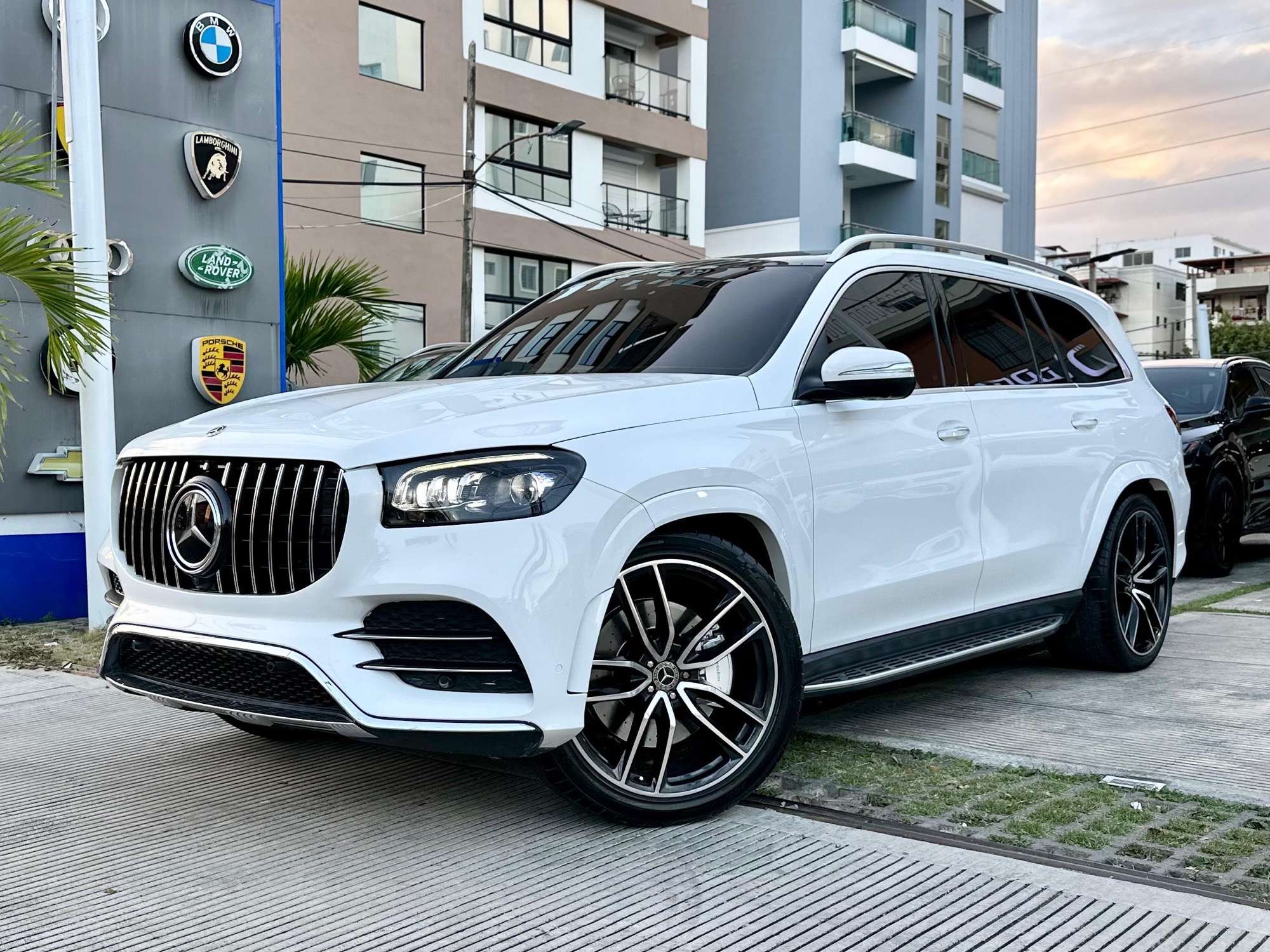 2020 Mercedes Benz GLS 580 4MATIC AMG usado en venta por Domingo Auto Import S.R.L