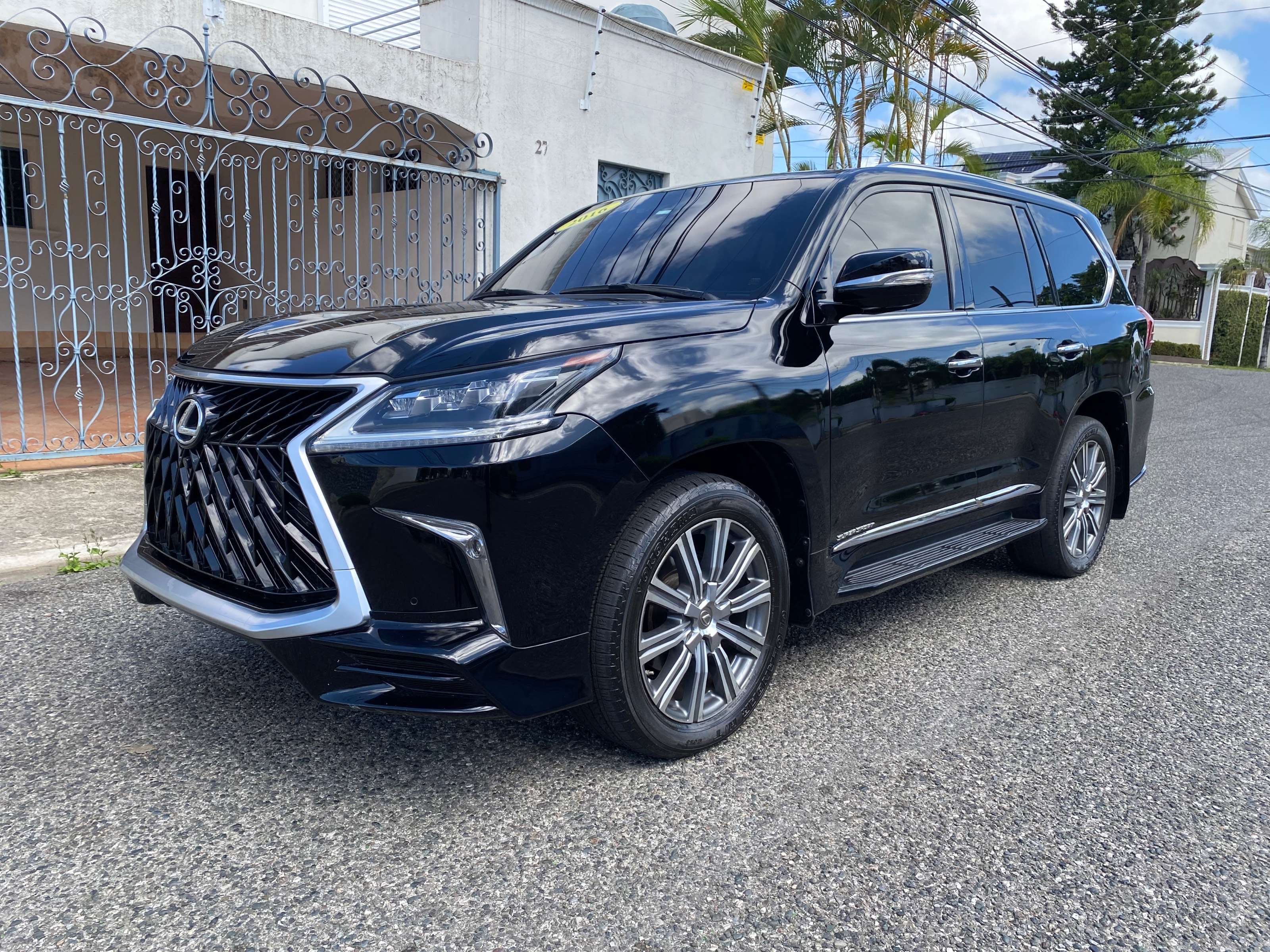 2016 Lexus LX 570 Super Sport usado en venta por Vision Motors
