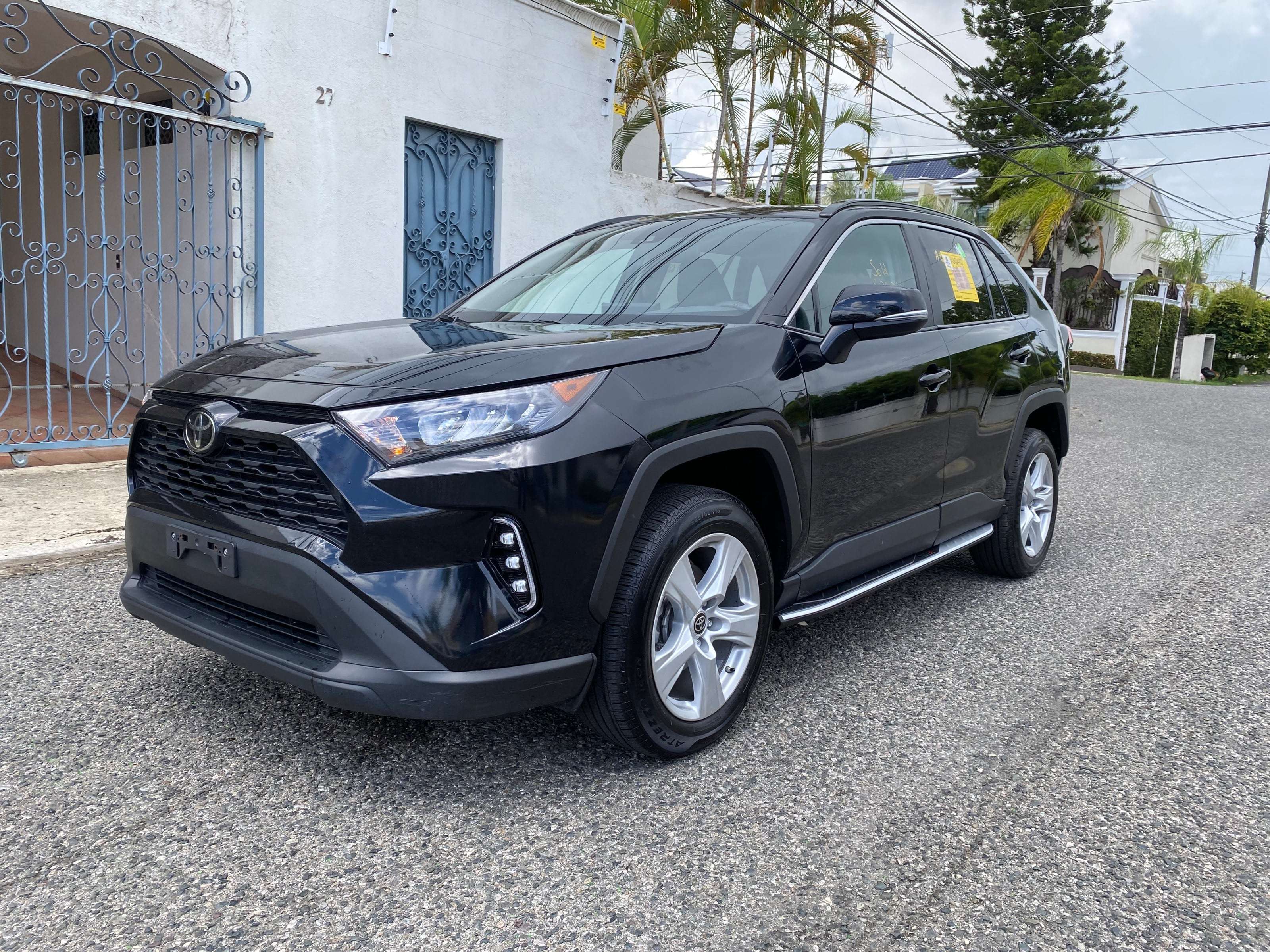 2021 Toyota RAV4 LE usado en venta por Vision Motors