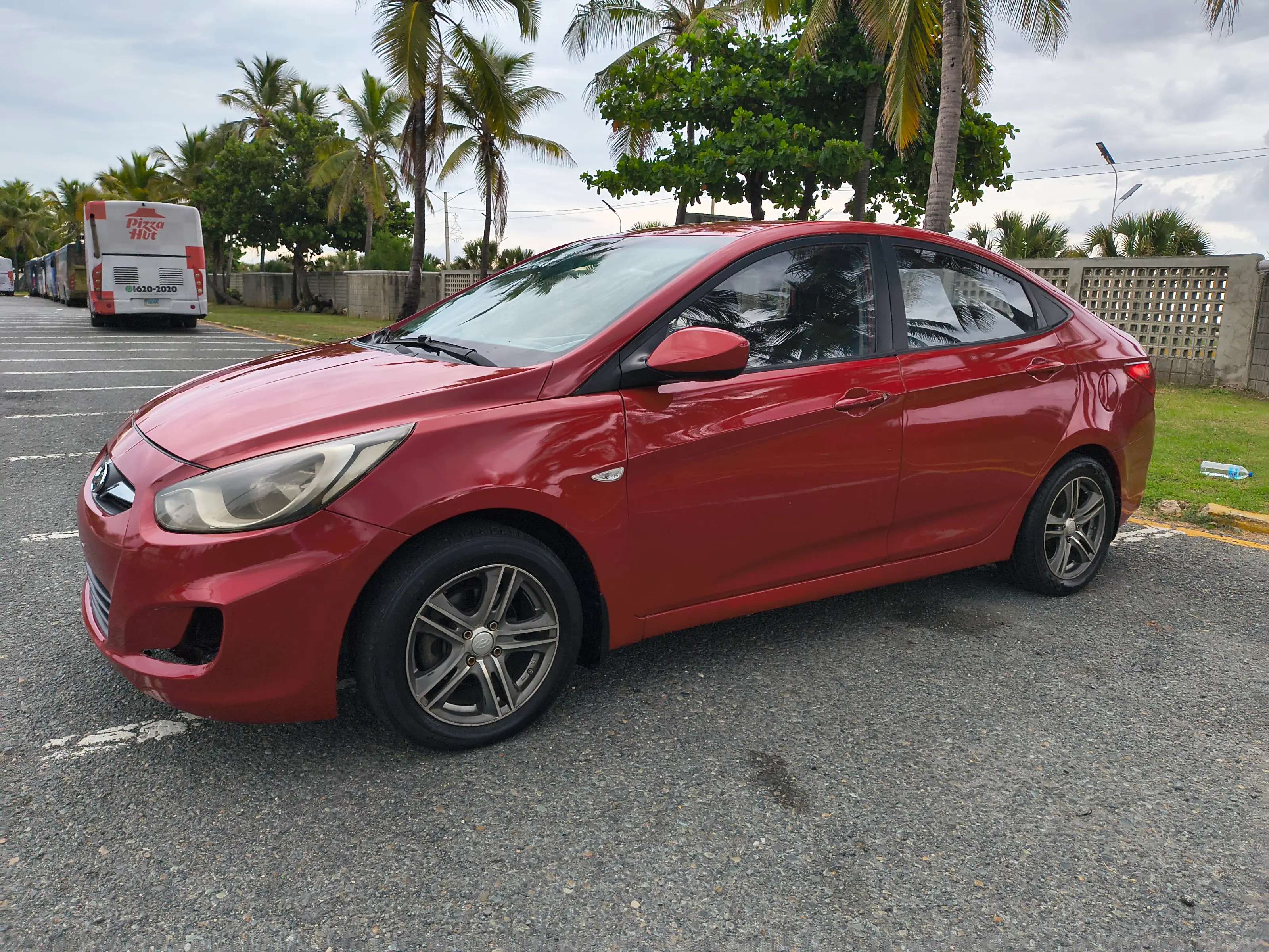 2013 Hyundai Accent GLS usado en venta por Jf Auto RD