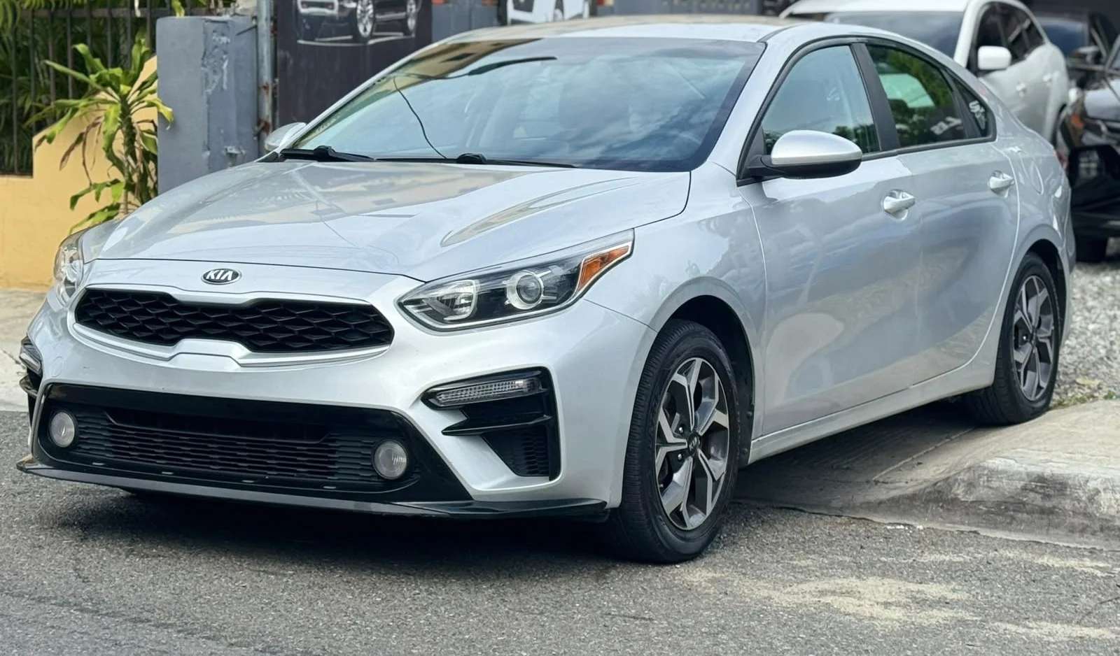 2021 Kia Forte LXS usado en venta por Jf Auto RD