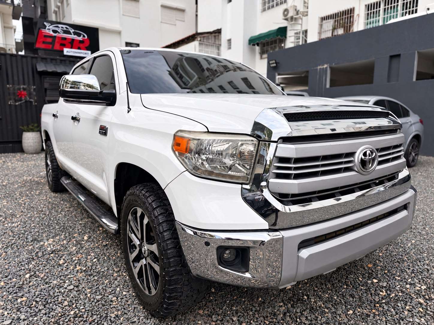 2014 Toyota Tundra Platinum usado en venta por EBR Auto Import 