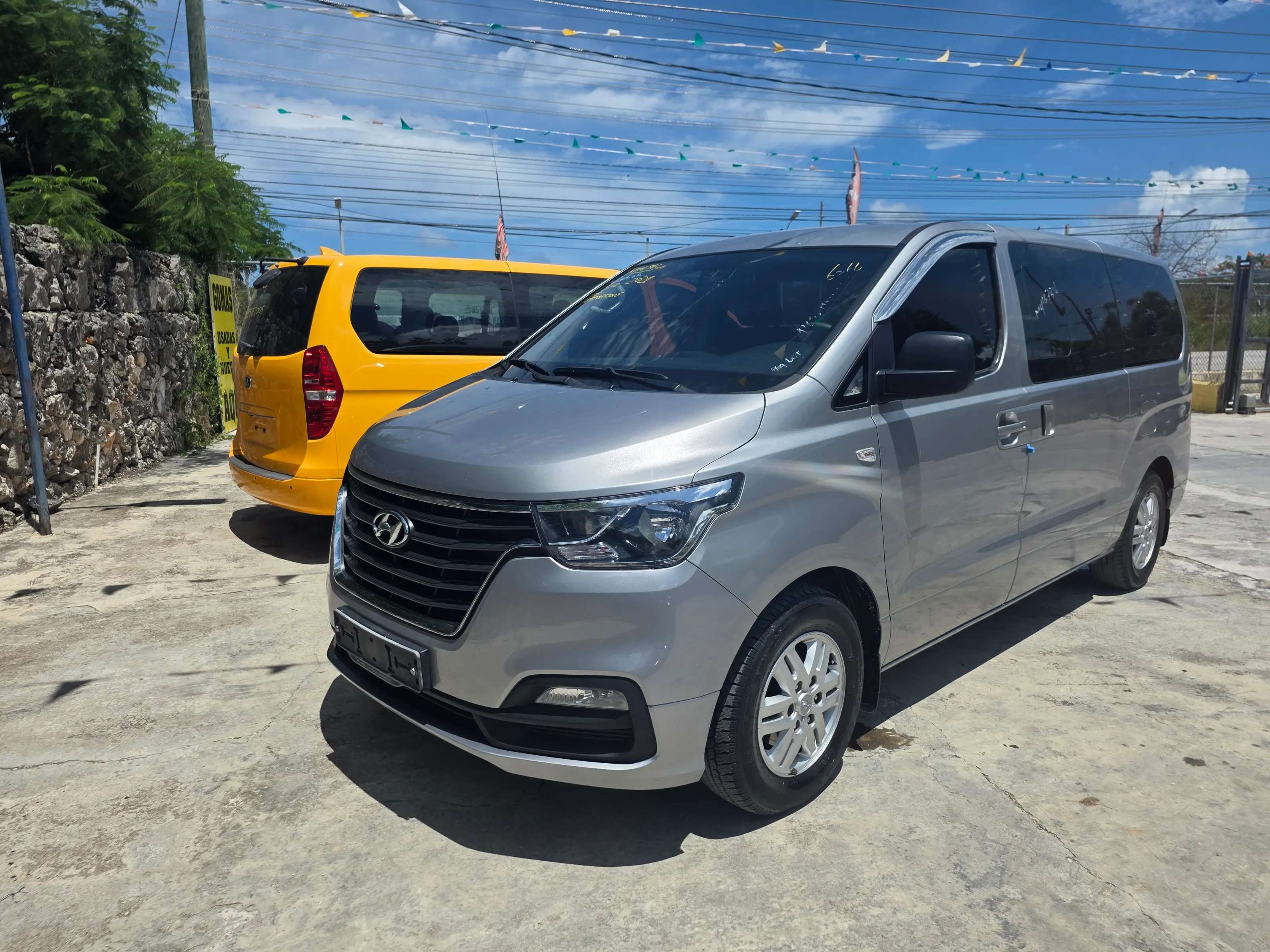 2021 Hyundai Grand Starex Limousine usado en venta por SANTIAGO PEREZ