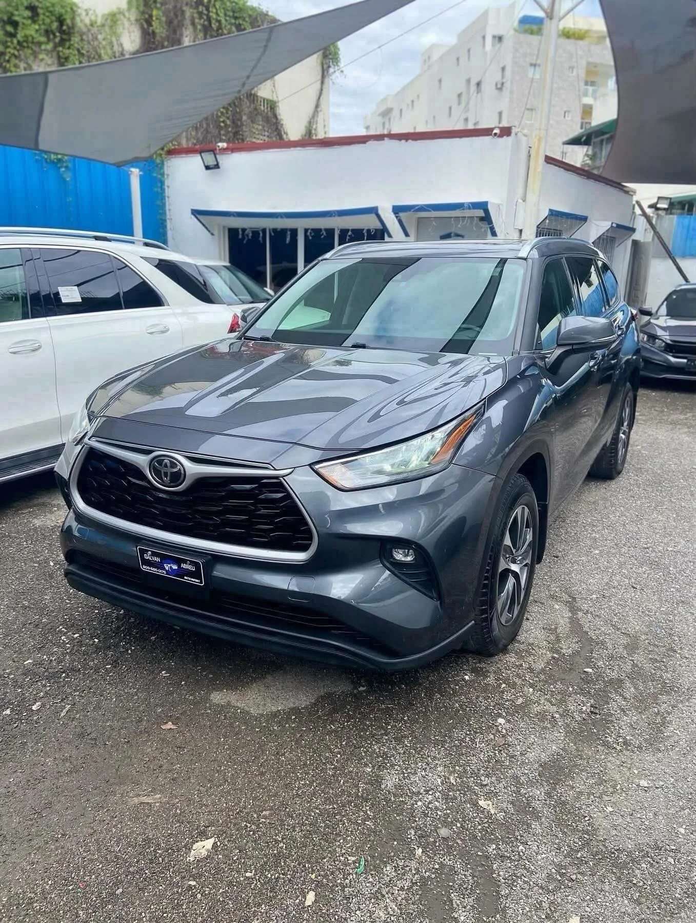 2020 Toyota Highlander XLE usado en venta por Galvan Abreu Auto Import