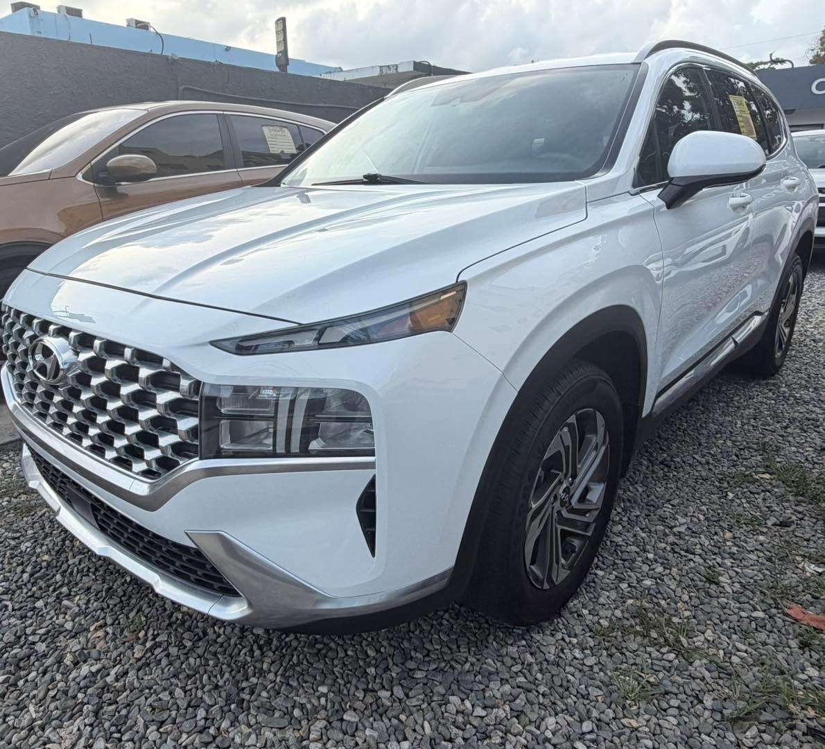 2022 Hyundai Santa Fe SEL usado en venta por Calcaño Motors