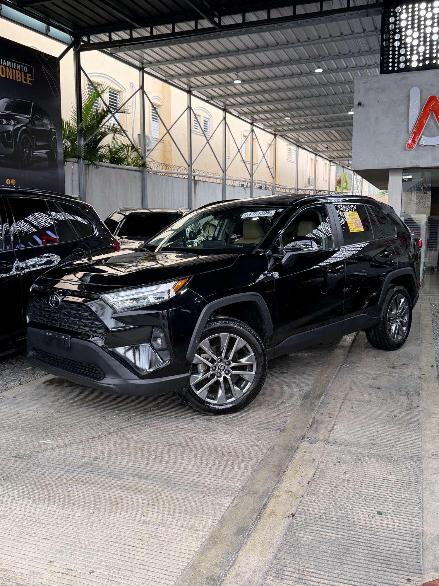 2022 Toyota RAV4 XLE Premium usado en venta por UNIAUTO