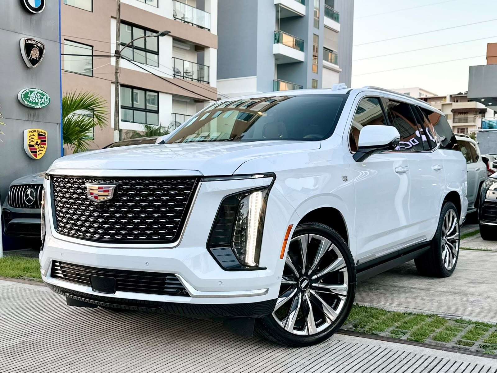 2026 Cadillac Escalade Luxury Short nuevo en venta por VRGROUP AUTOS