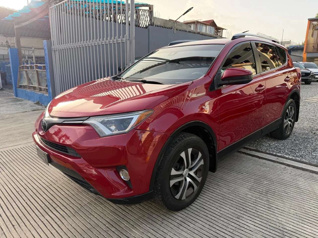 2017 Toyota RAV4 LE usado en venta por Joeca Autos 