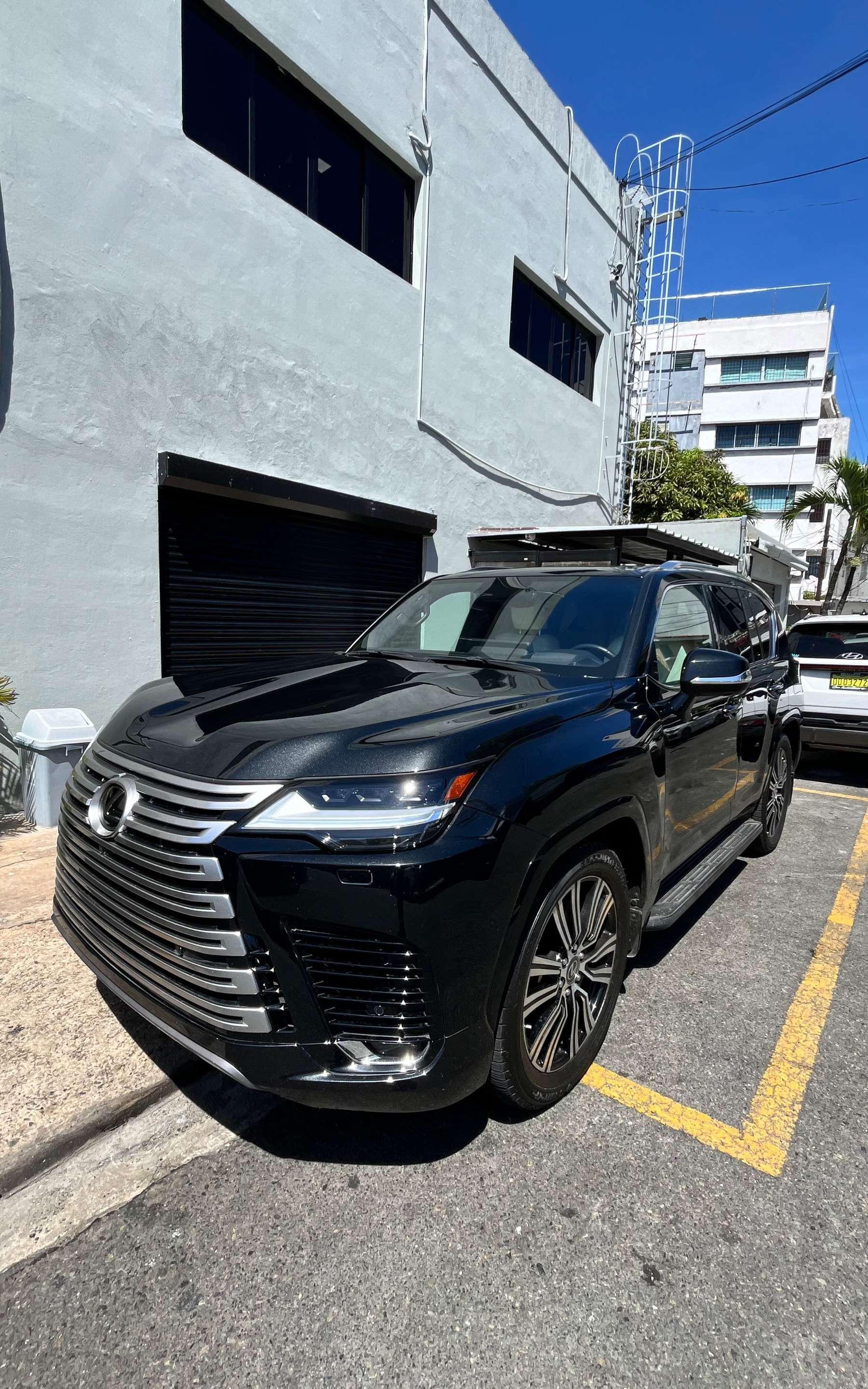 2023 Lexus LX 600 Luxury usado en venta por CHUQUI MOTORS SRL