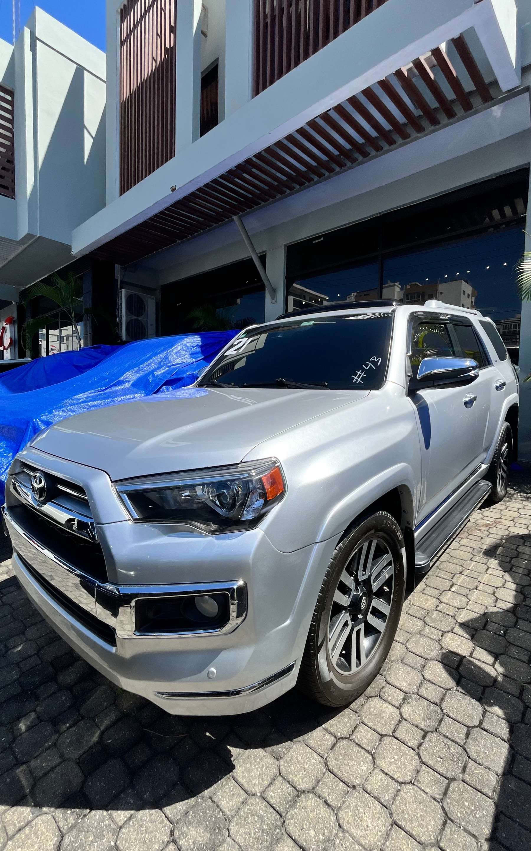 2021 Toyota 4 Runner Limited usado en venta por CHUQUI MOTORS SRL
