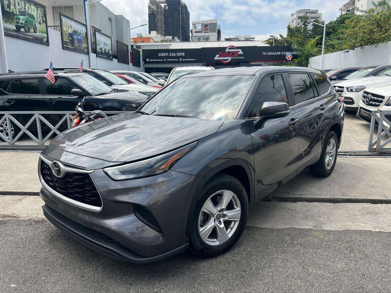 2023 Toyota Highlander LE usado en venta por SEDI MOTORS