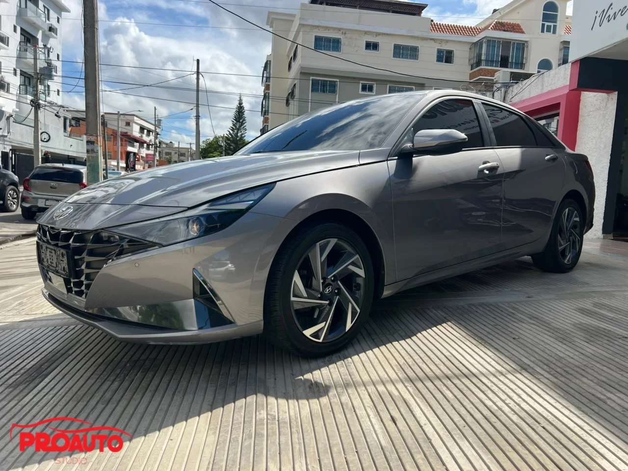 2021 Hyundai Avante Luxury usado en venta por Proauto Studio