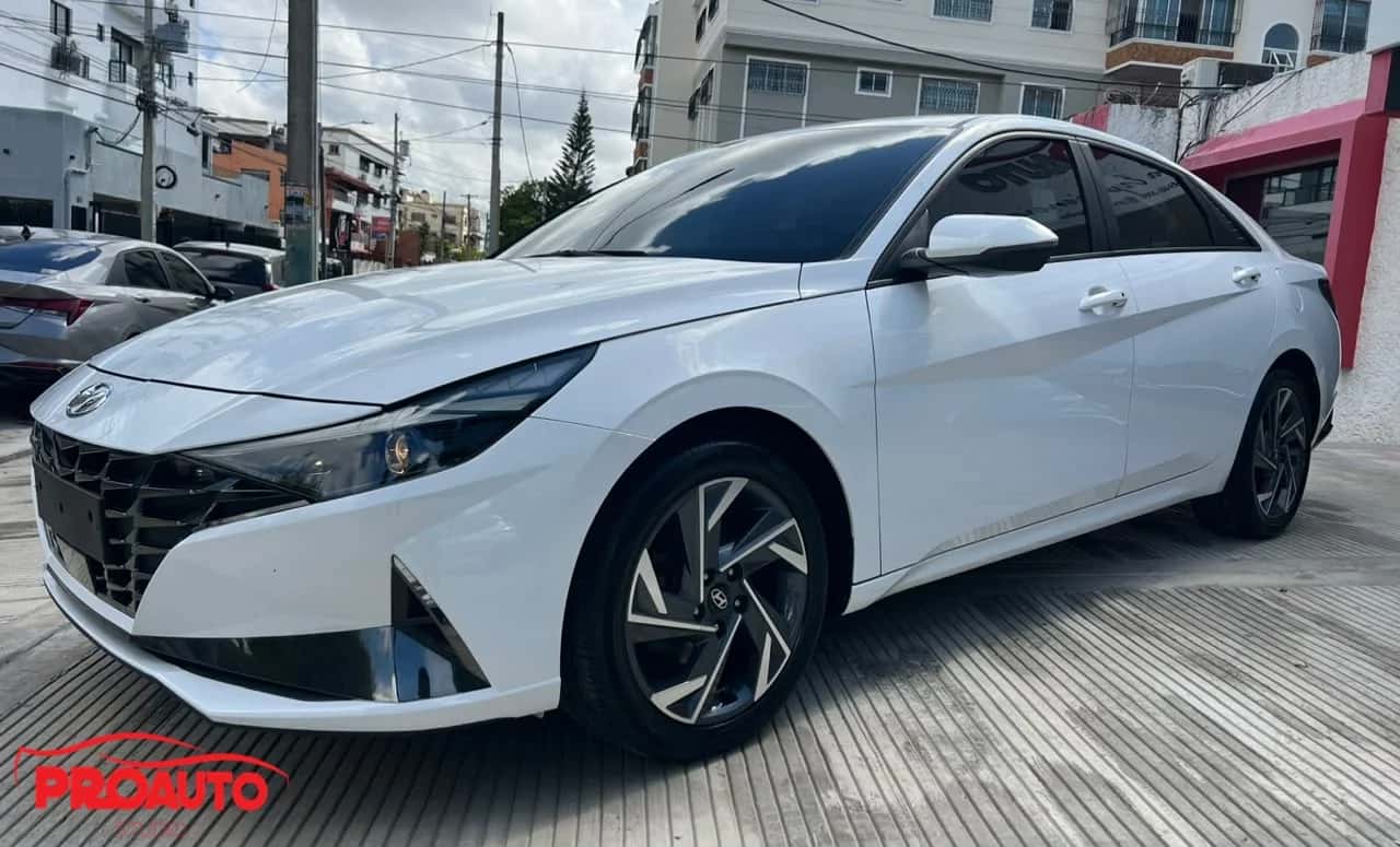 2022 Hyundai Avante Luxury usado en venta por Proauto Studio