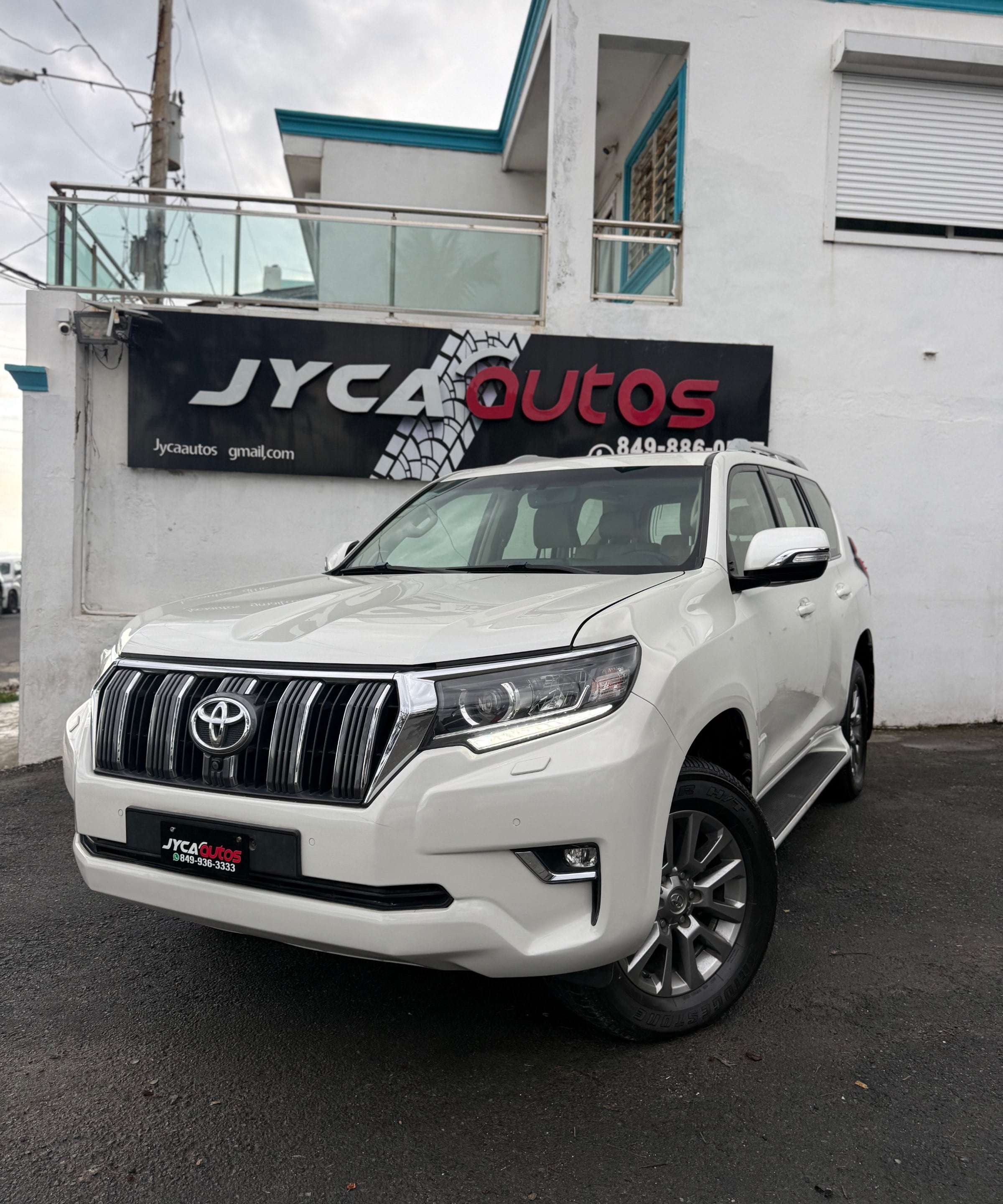 2018 Toyota Land Cruiser Prado VXL usado en venta por JYCA AUTOS 