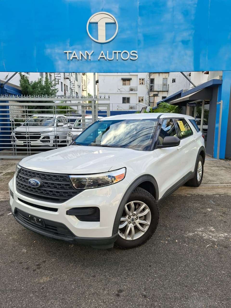 2021 Ford Explorer XLT usado en venta por Tany Autos