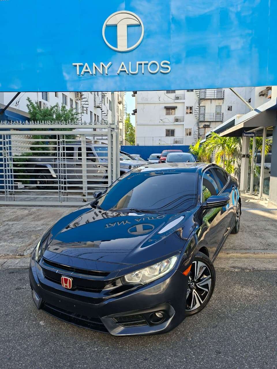 2016 Honda Civic EXL usado en venta por Tany Autos