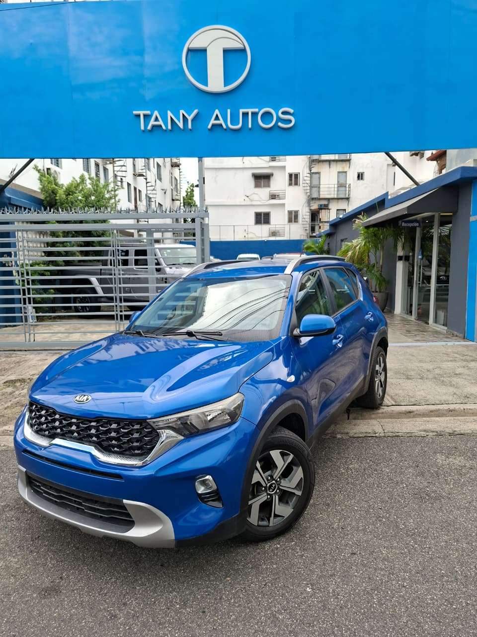 2022 Kia Sonet usado en venta por Tany Autos