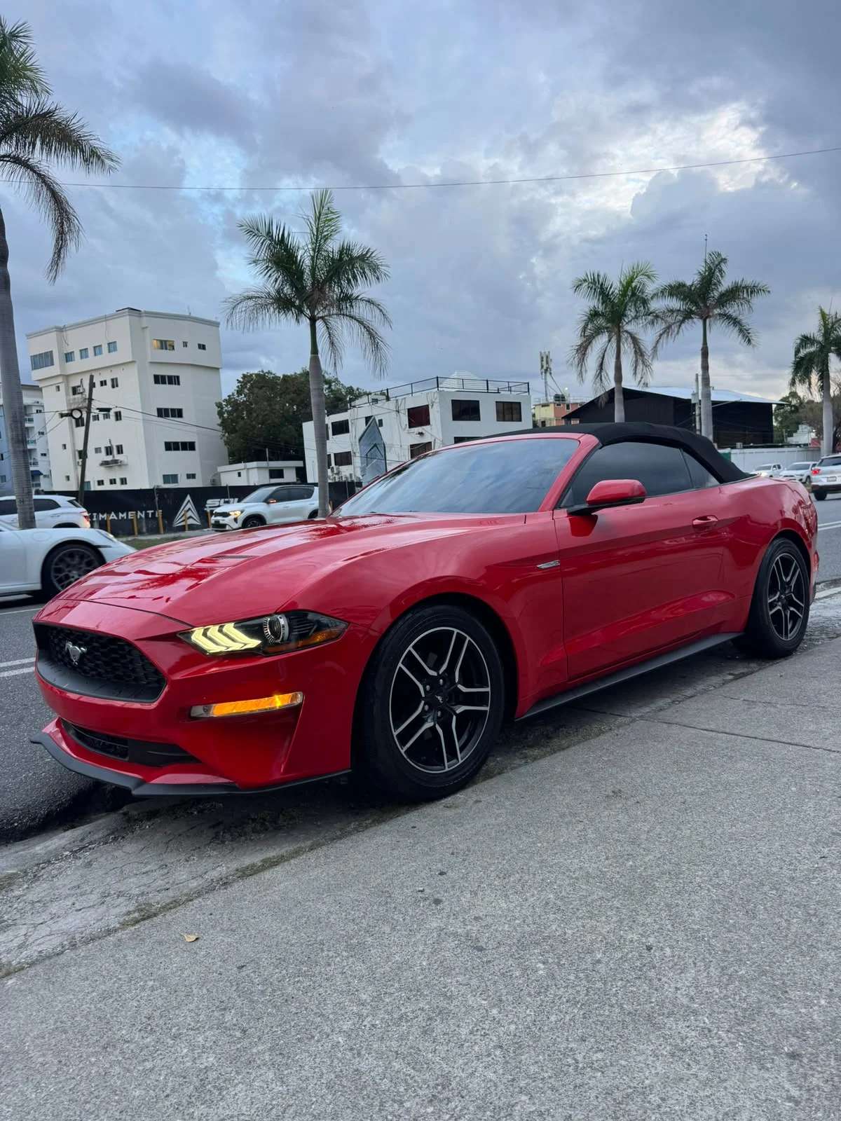 2020 Ford Mustang Ecoboost Premium usado en venta por Auto Outlets By We