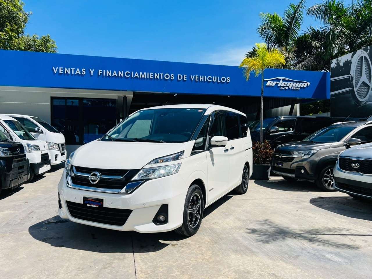 2020 Nissan Serena usado en venta por Arlequín Auto Import