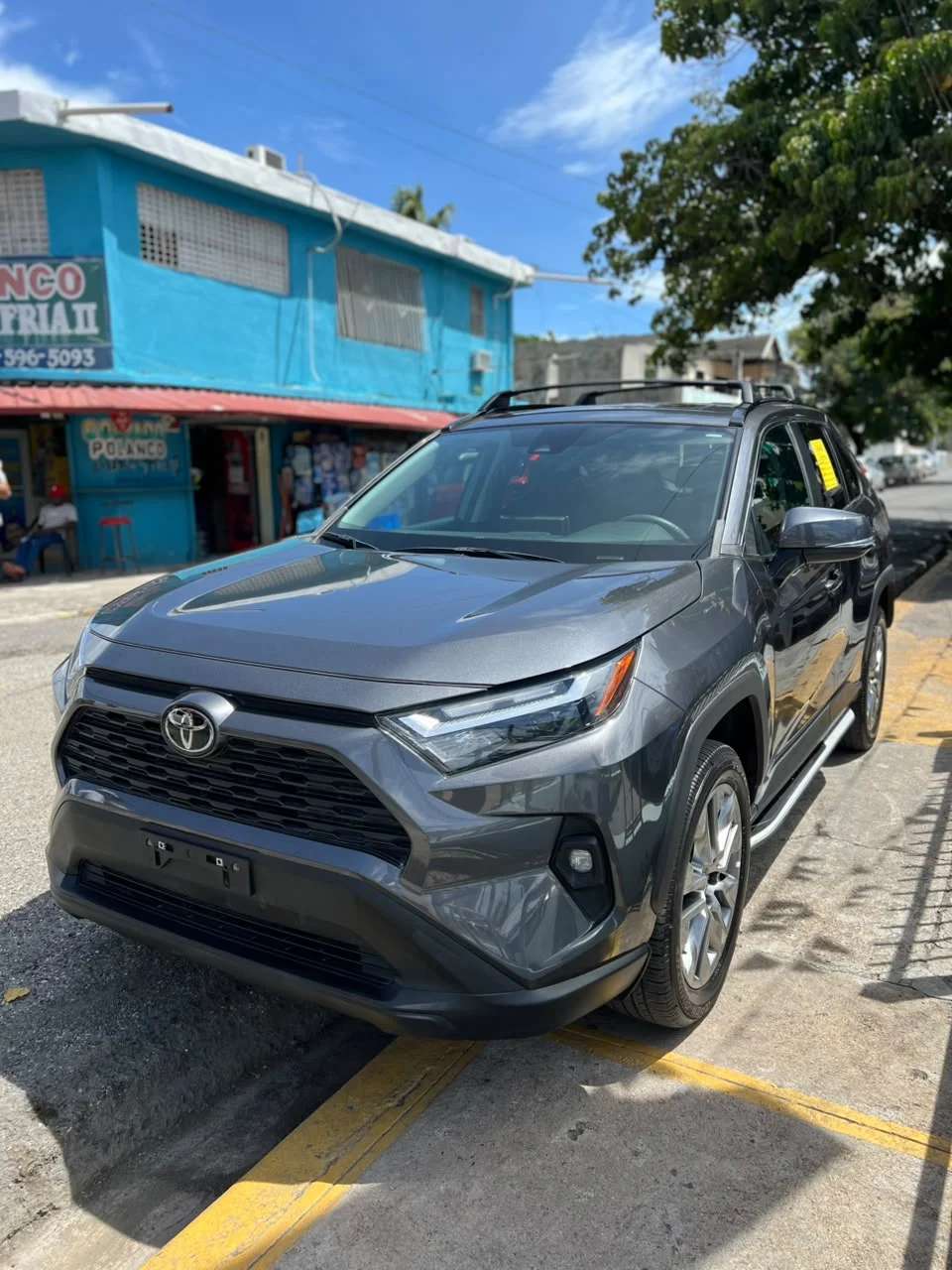 2023 Toyota RAV4 XLE Premium usado en venta por D' PAPAMO AUTO IMPORT