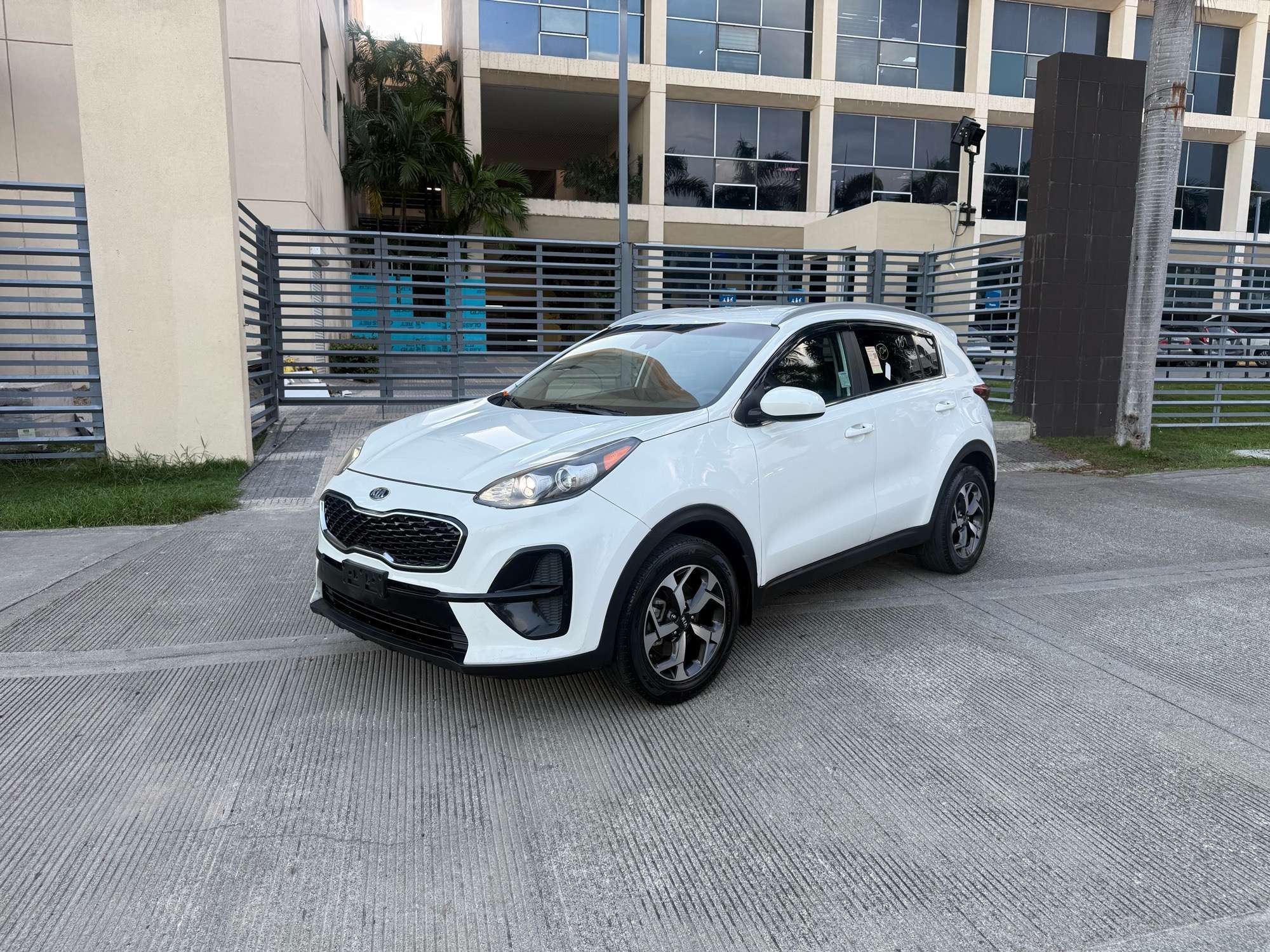 2021 Kia Sportage Luxury usado en venta por Start Auto import