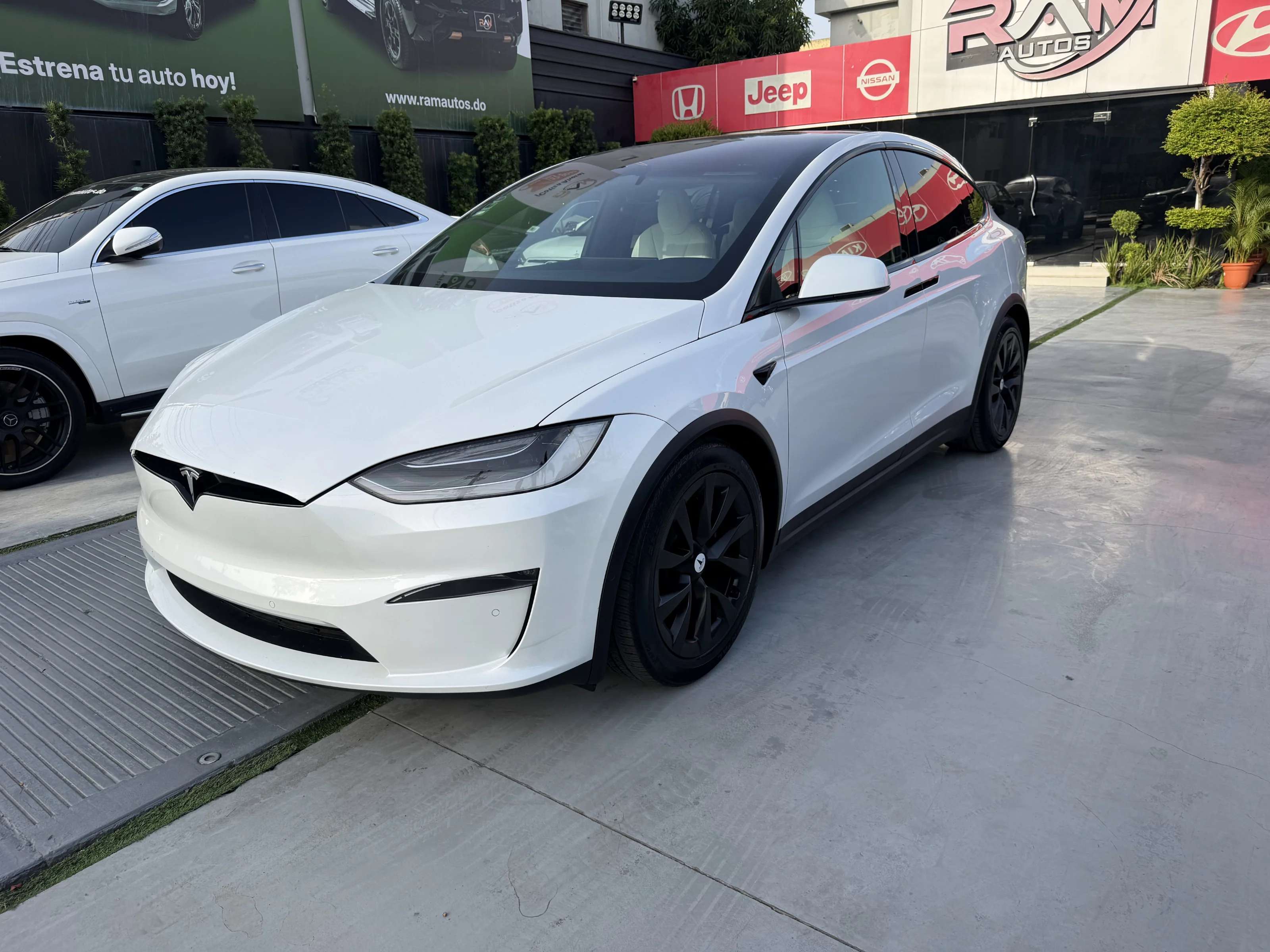 2022 Tesla Model X PLAID usado en venta por RAM MEGA AUTOS