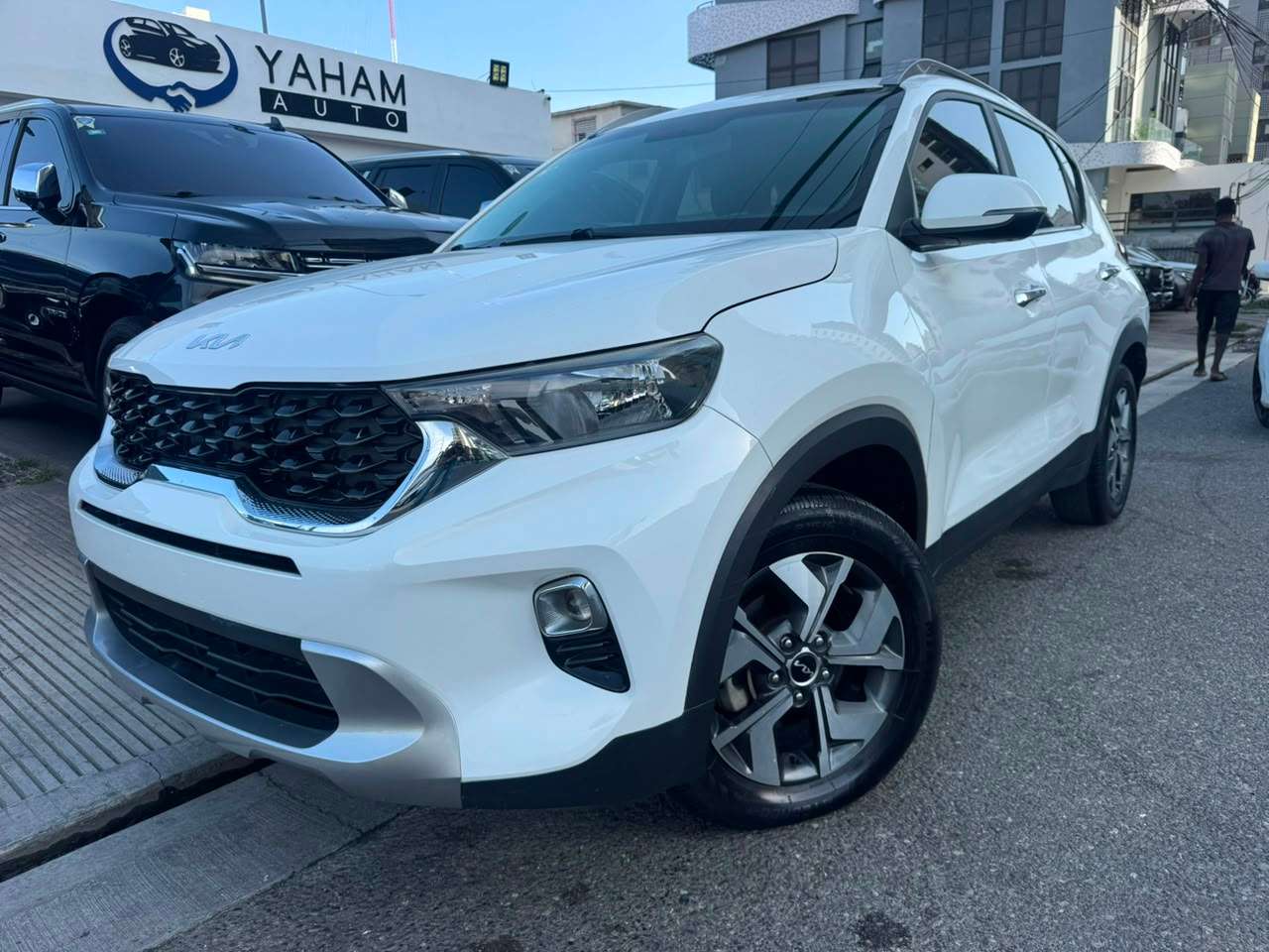 2023 Kia Sonet usado en venta por Yaham Auto