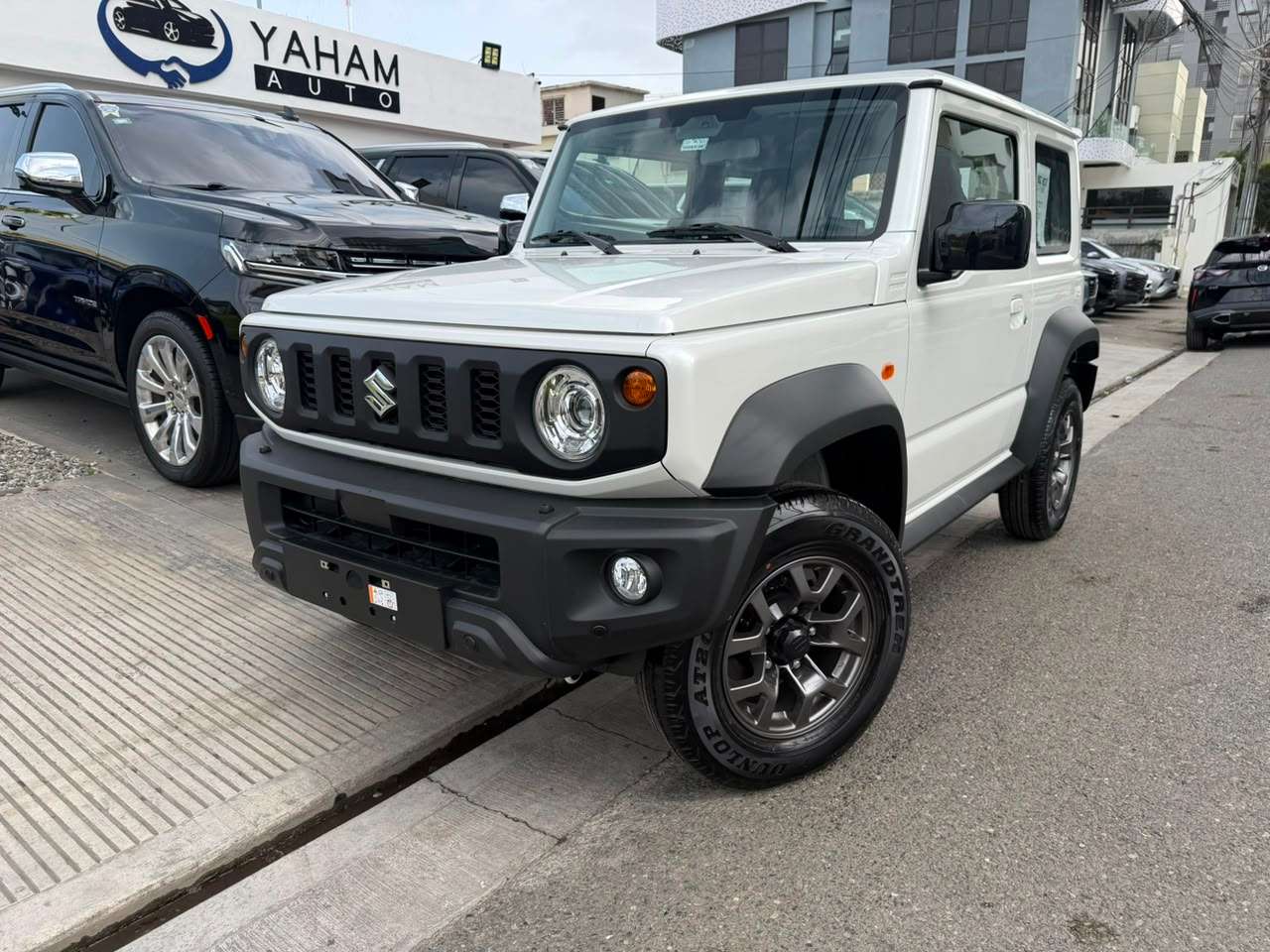 2027 Suzuki Jimny GLX nuevo en venta por Yaham Auto