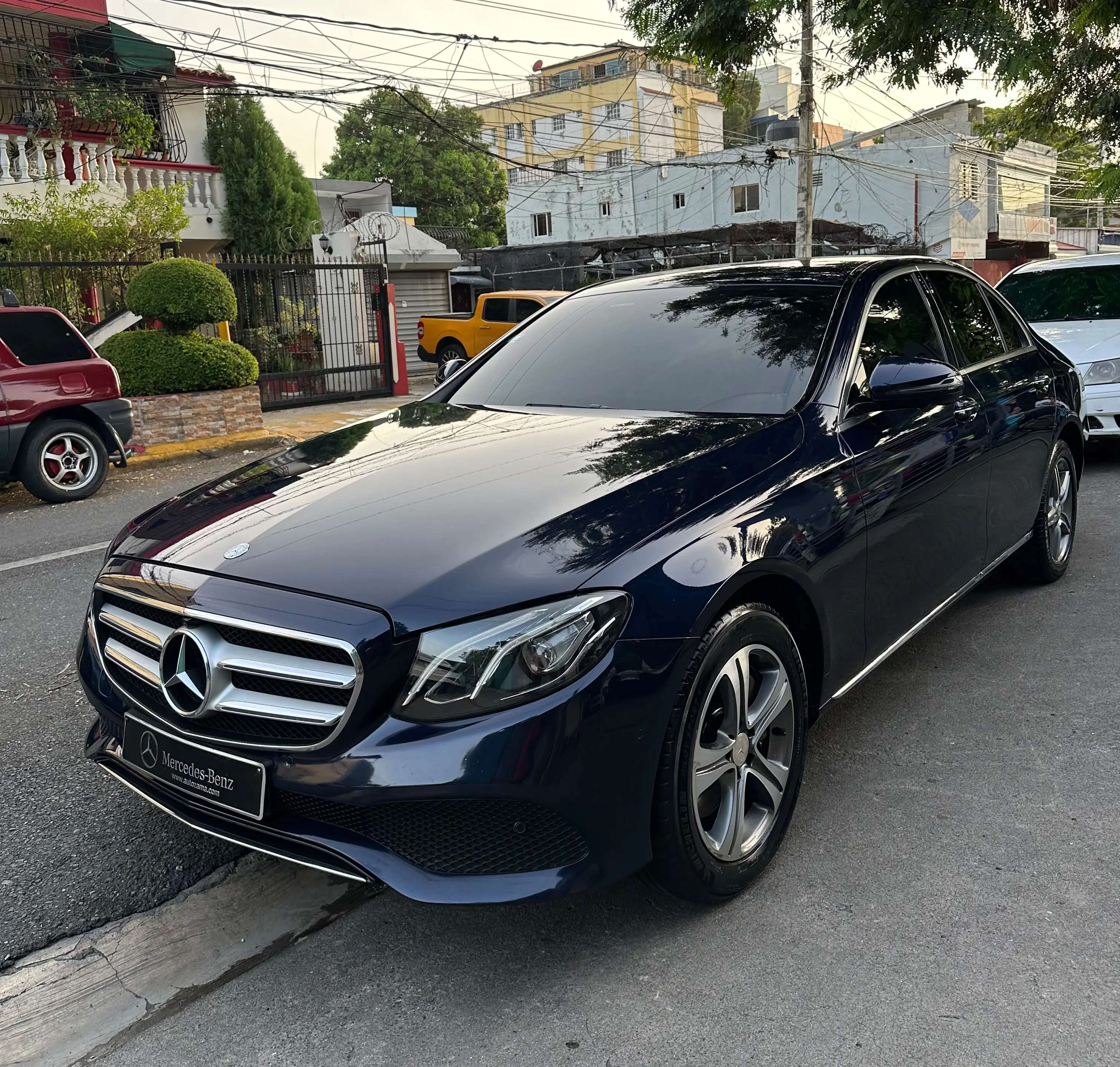 2017 Mercedes Benz E 300 usado en venta por AJ Auto Import 