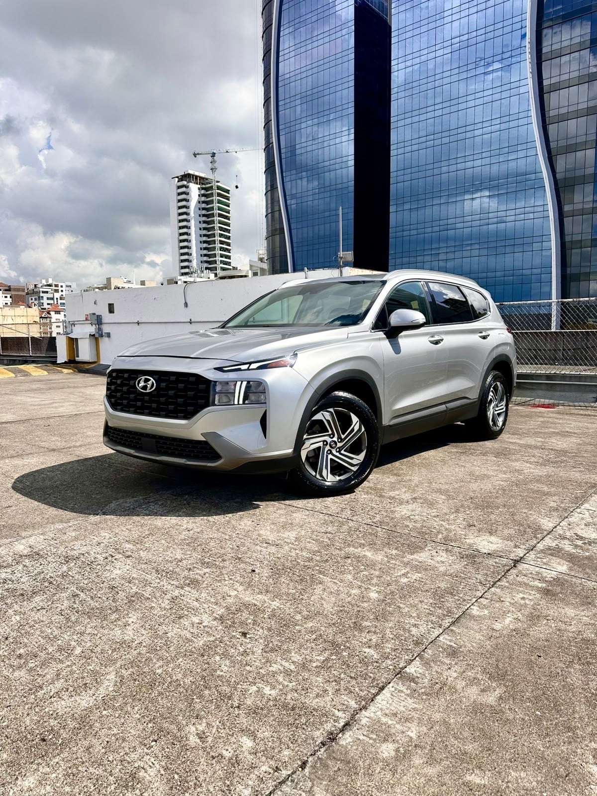 2023 Hyundai Santa Fe SEL usado en venta por RumiAutos