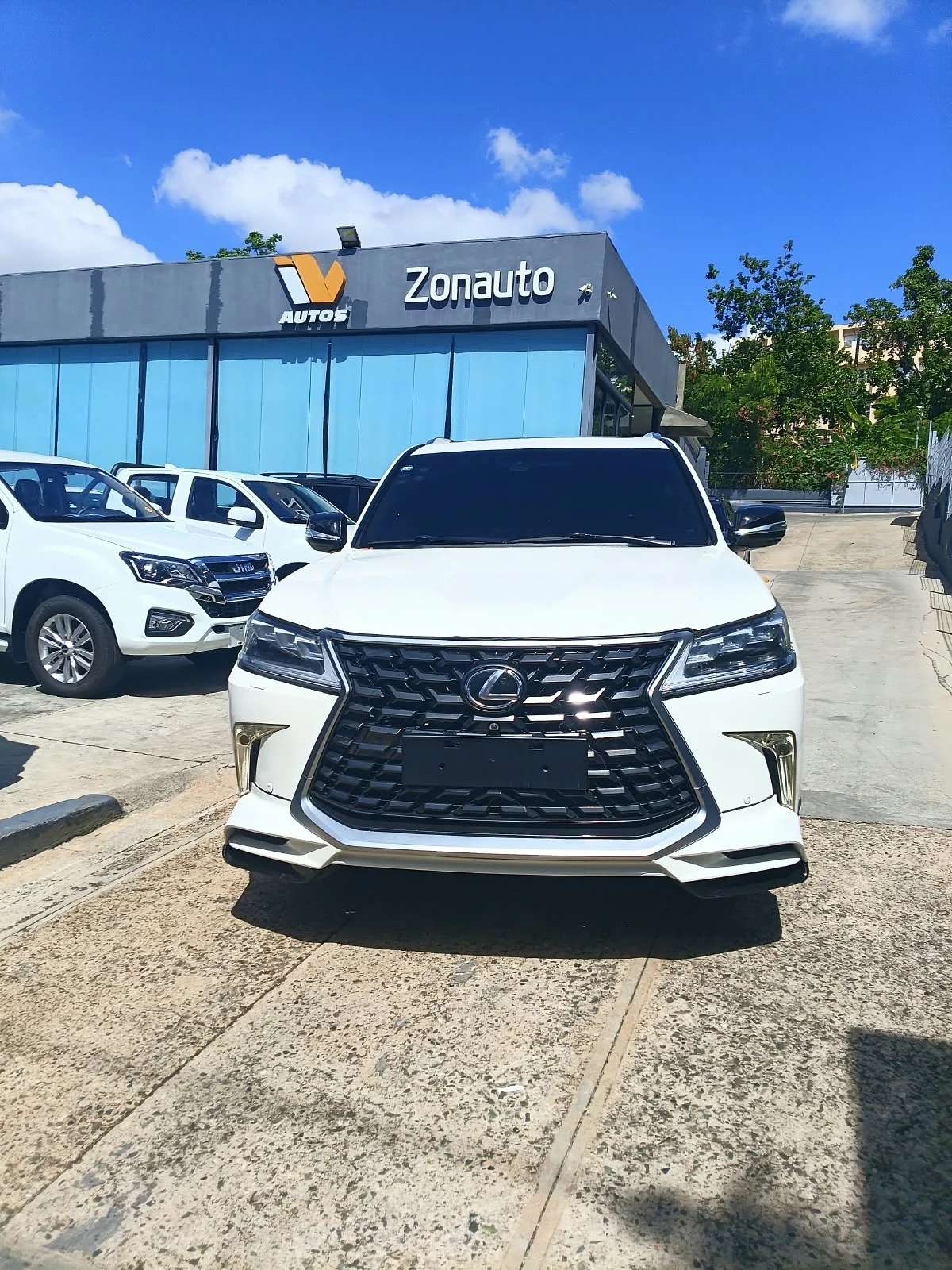 2015 Lexus LX 570 Sport Plus usado en venta por IV AUTOS
