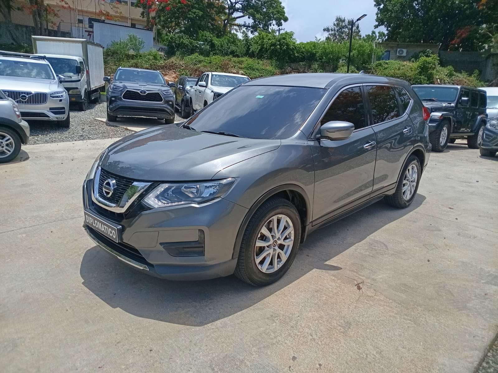 2020 Nissan X-Trail usado en venta por IV AUTOS
