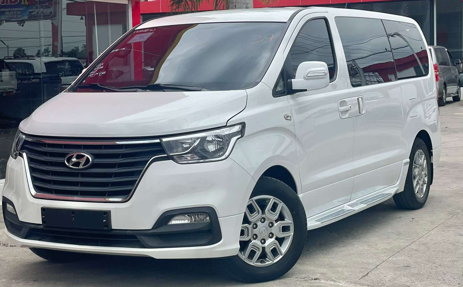 2020 Hyundai Starex usado en venta por A.R GRULLON AUTOS