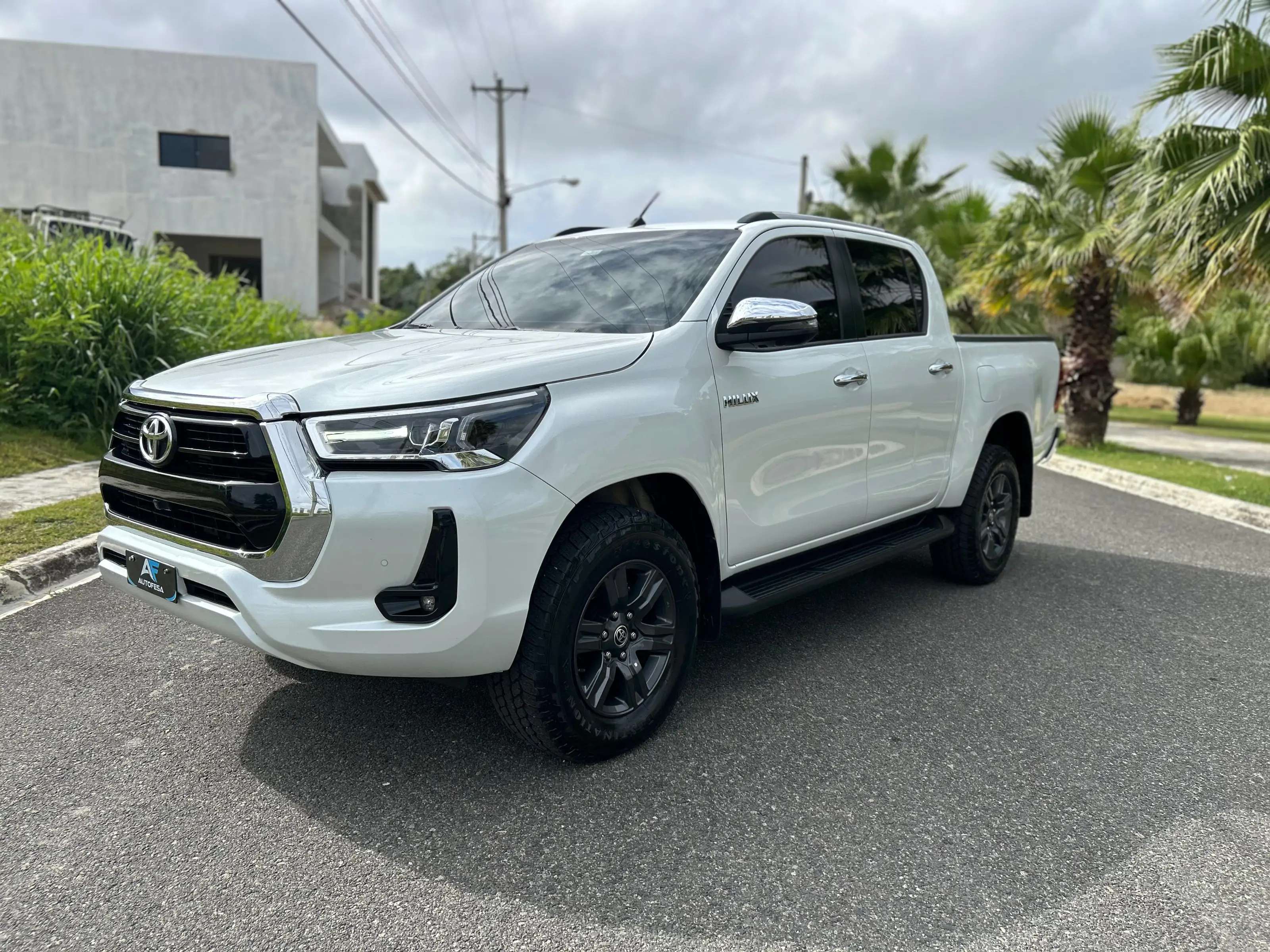 2025 Toyota Hilux SRV usado en venta por Autofesa